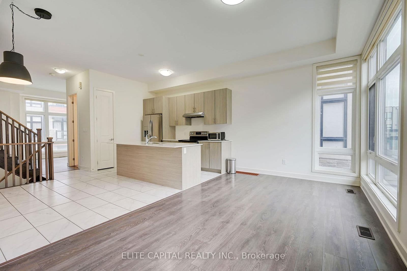 Att/Row/Townhouse at 26 Brunet Drive, Vaughan, ON - Photo 4 - RE/MAX Garden City Realty