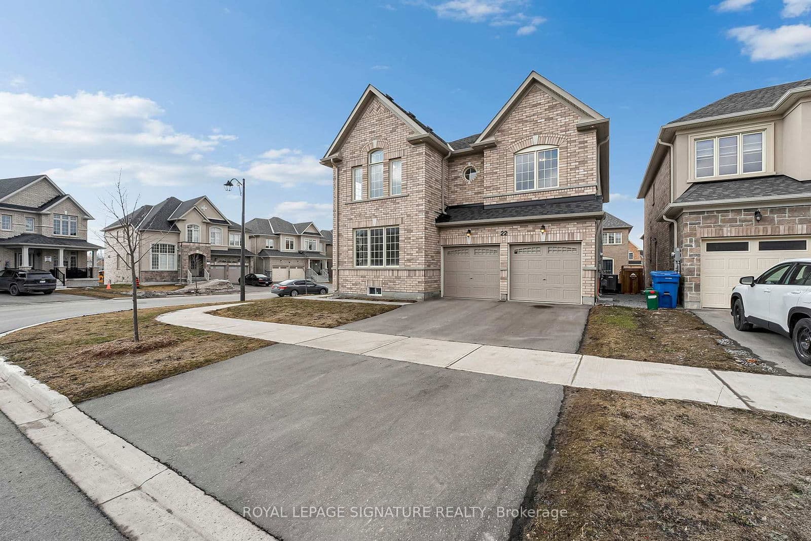 Detached at 22 Bill Guy Drive, Georgina, ON - Photo 3 - RE/MAX Garden City Realty