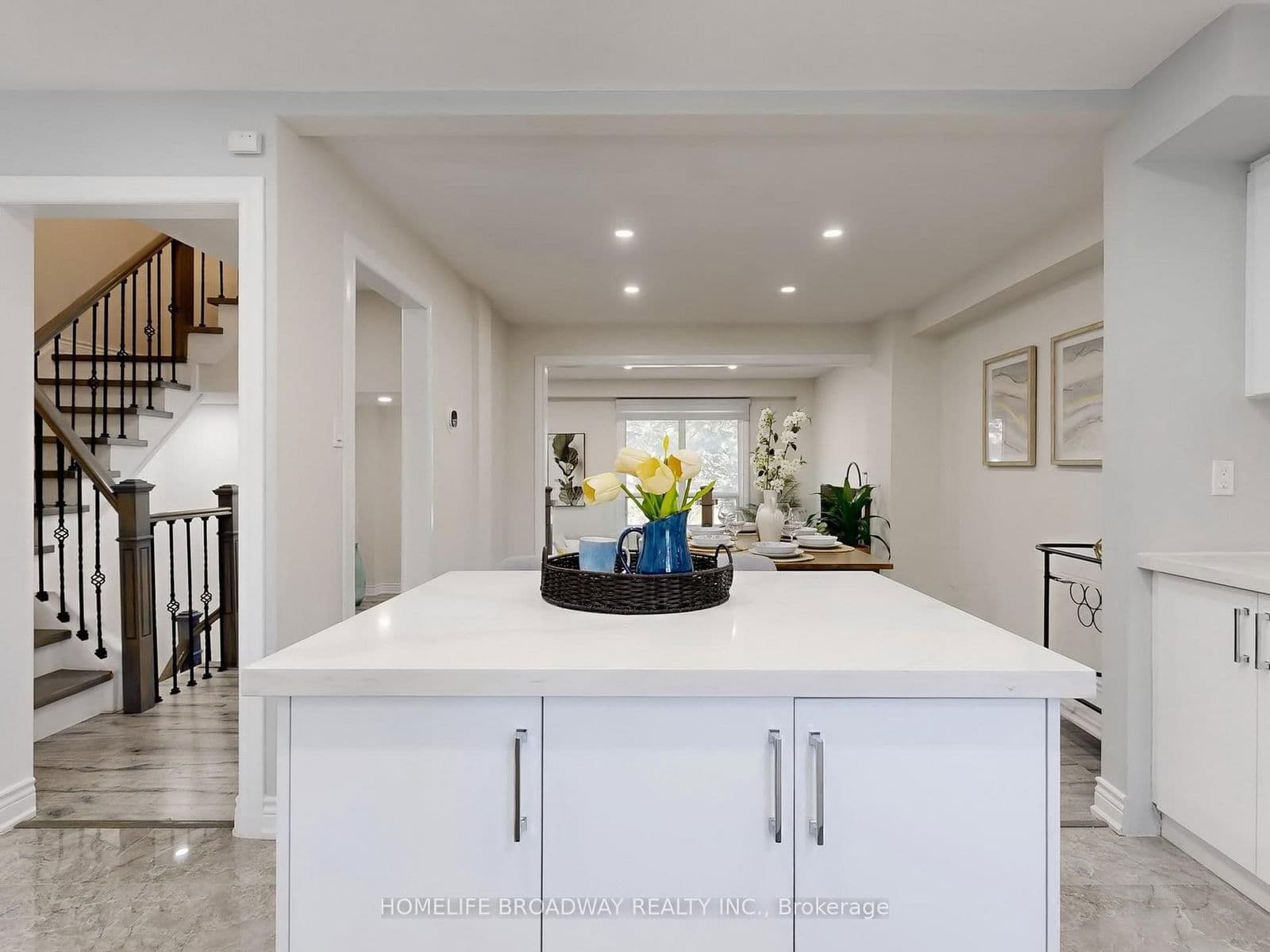 Condo Townhouse at 109 Poplar Crescent, Aurora, ON - Photo 13 - RE/MAX Garden City Realty