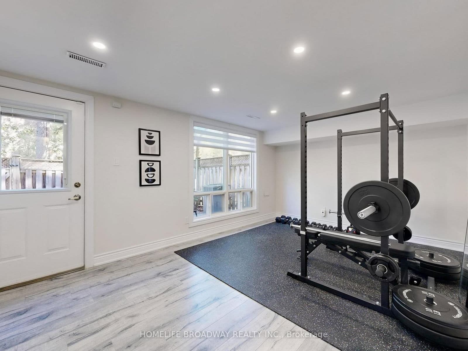 Condo Townhouse at 109 Poplar Crescent, Aurora, ON - Photo 34 - RE/MAX Garden City Realty