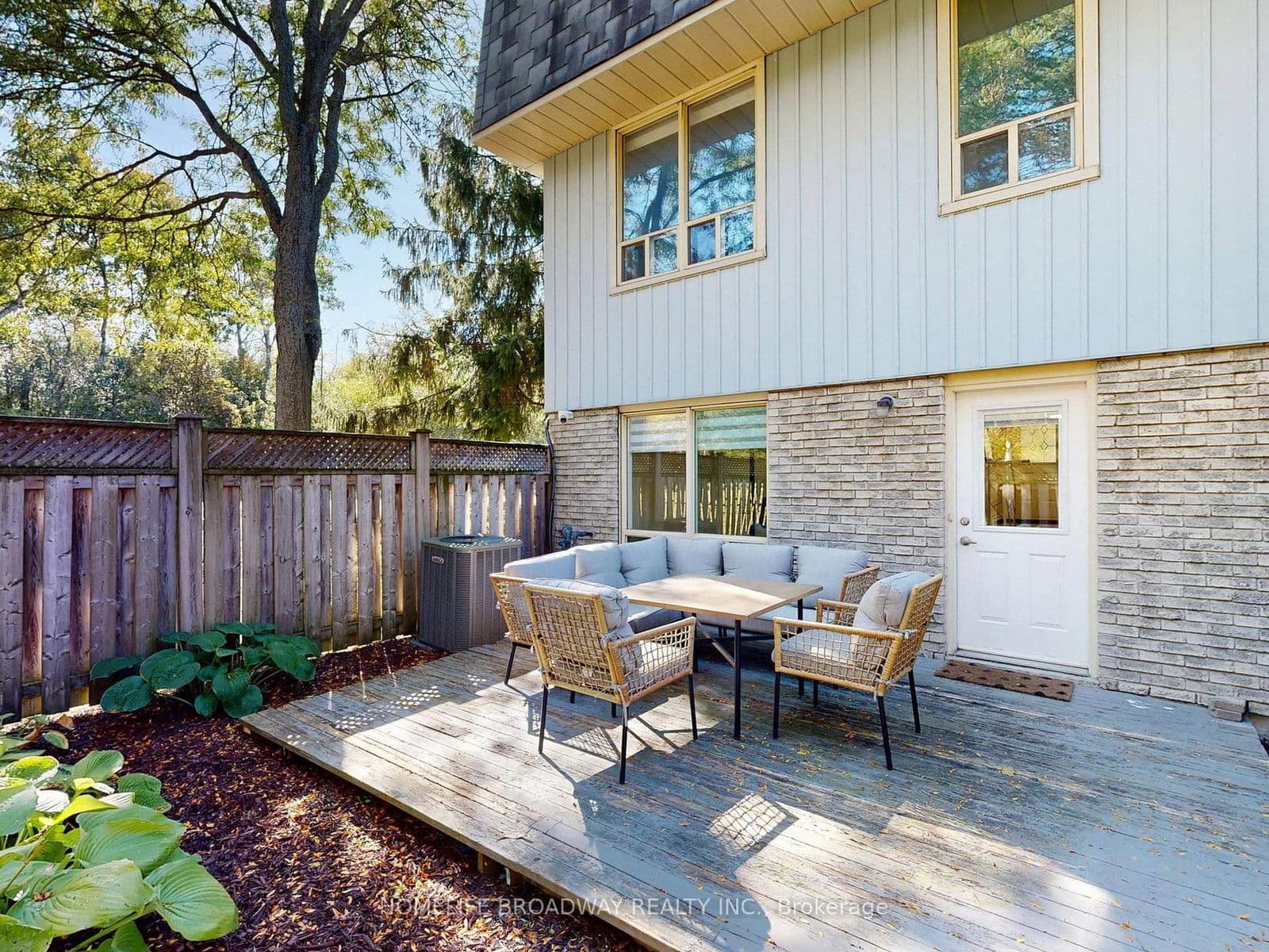 Condo Townhouse at 109 Poplar Crescent, Aurora, ON - Photo 39 - RE/MAX Garden City Realty