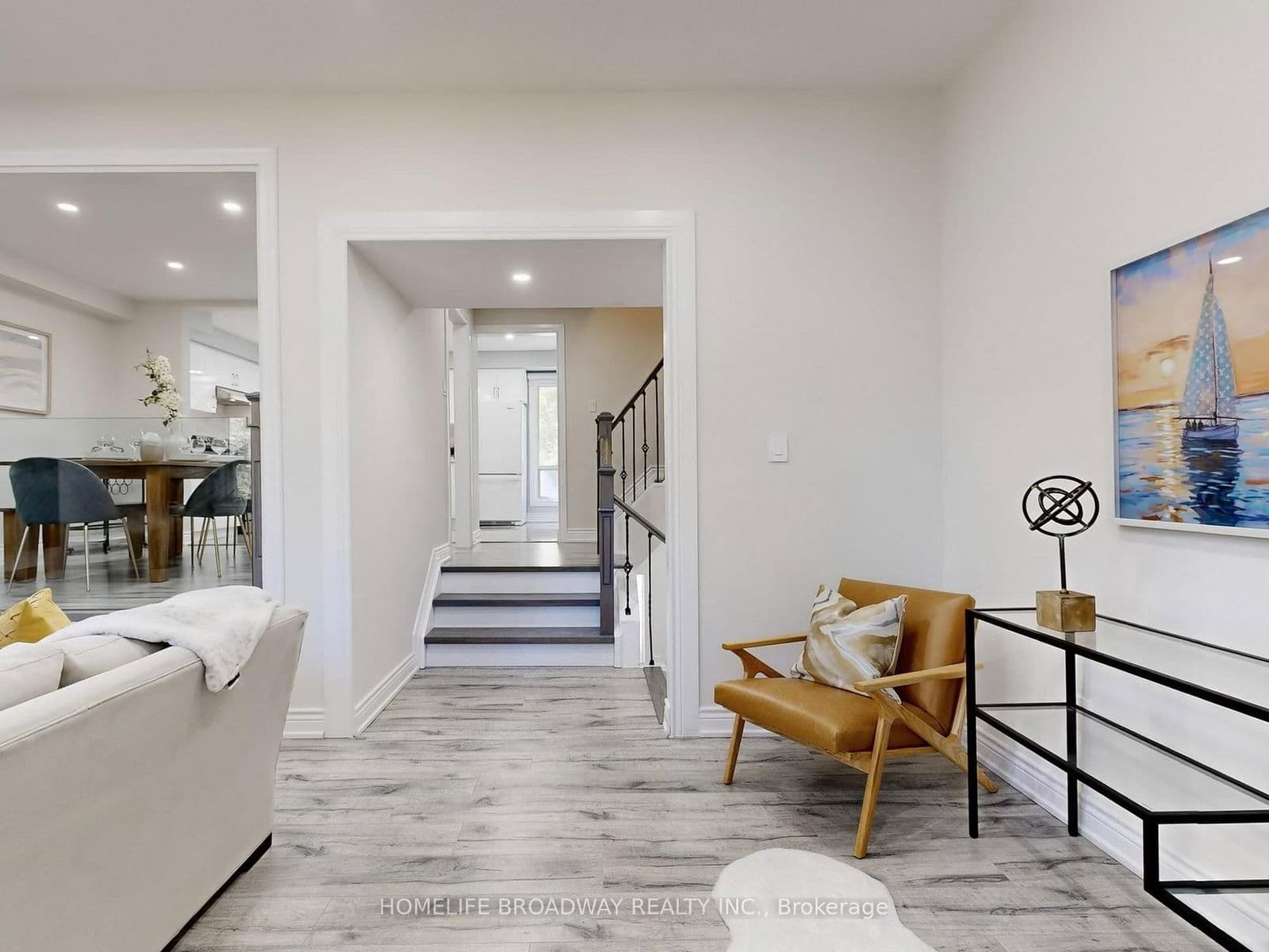 Condo Townhouse at 109 Poplar Crescent, Aurora, ON - Photo 7 - RE/MAX Garden City Realty