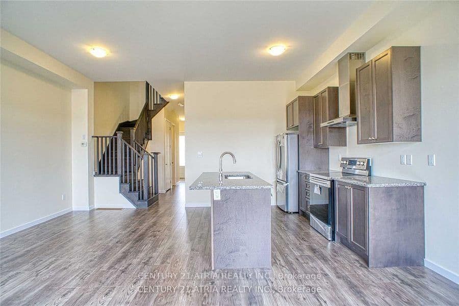 Att/Row/Townhouse at 368 Elyse Court, Aurora, ON - Photo 2 - RE/MAX Garden City Realty