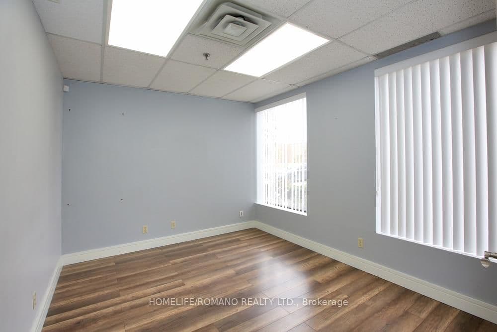 Office at A- 155 Caster Avenue, Vaughan, ON - Photo 15 - RE/MAX Garden City Realty