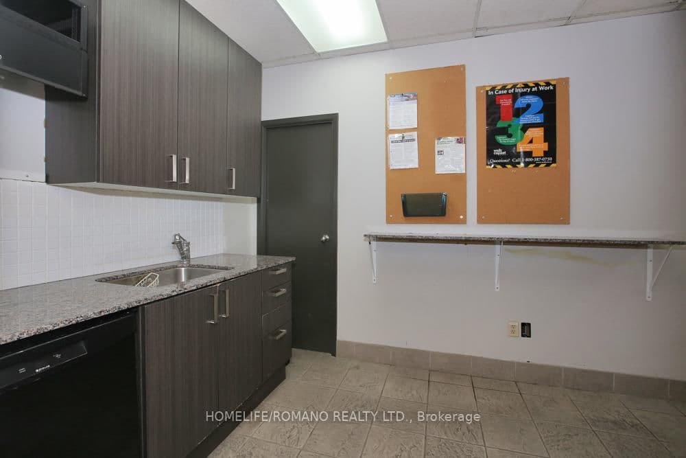 Office at A- 155 Caster Avenue, Vaughan, ON - Photo 18 - RE/MAX Garden City Realty