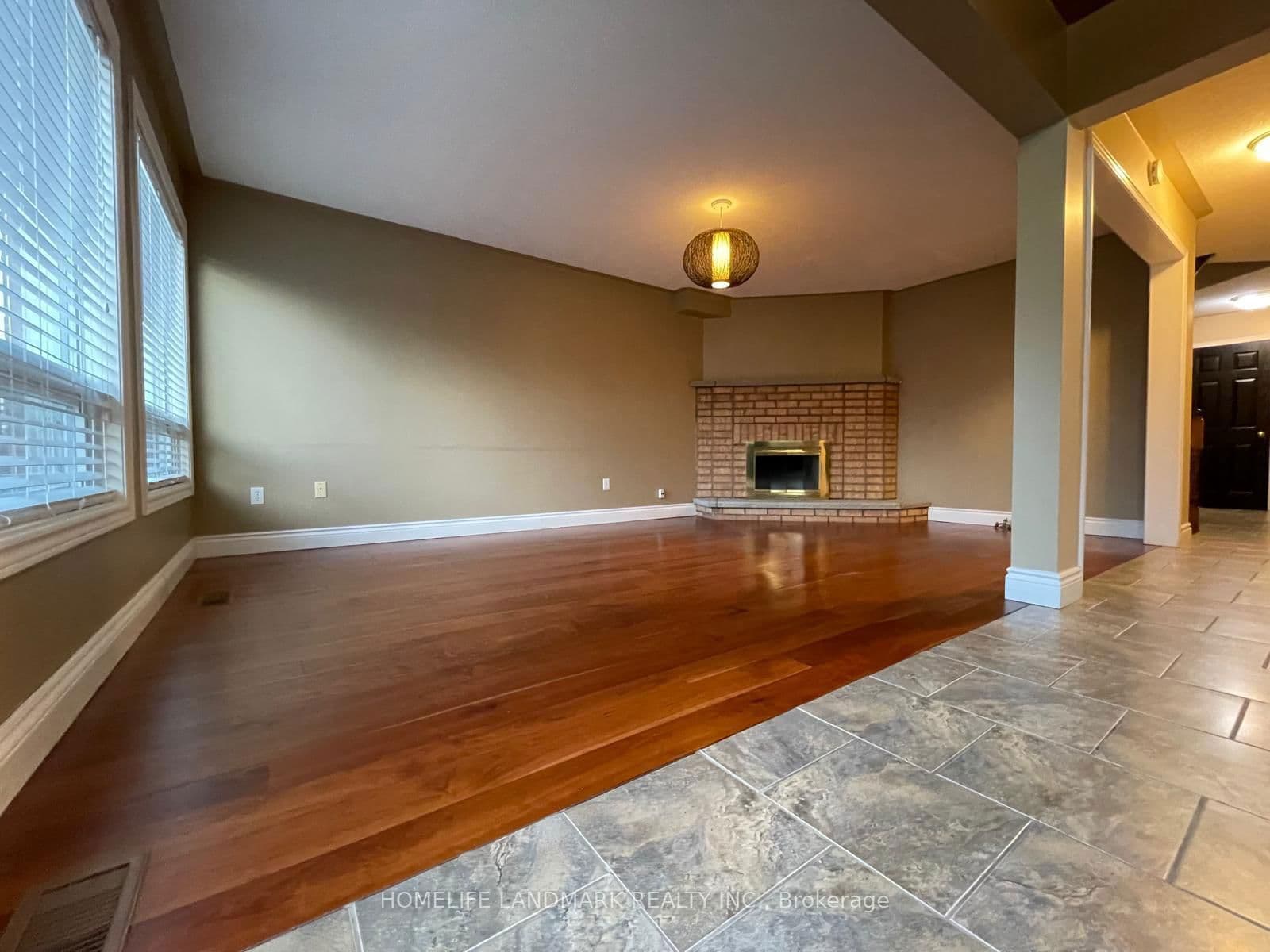 Detached at 26 Beechbrooke Way, Aurora, ON - Photo 4 - RE/MAX Garden City Realty