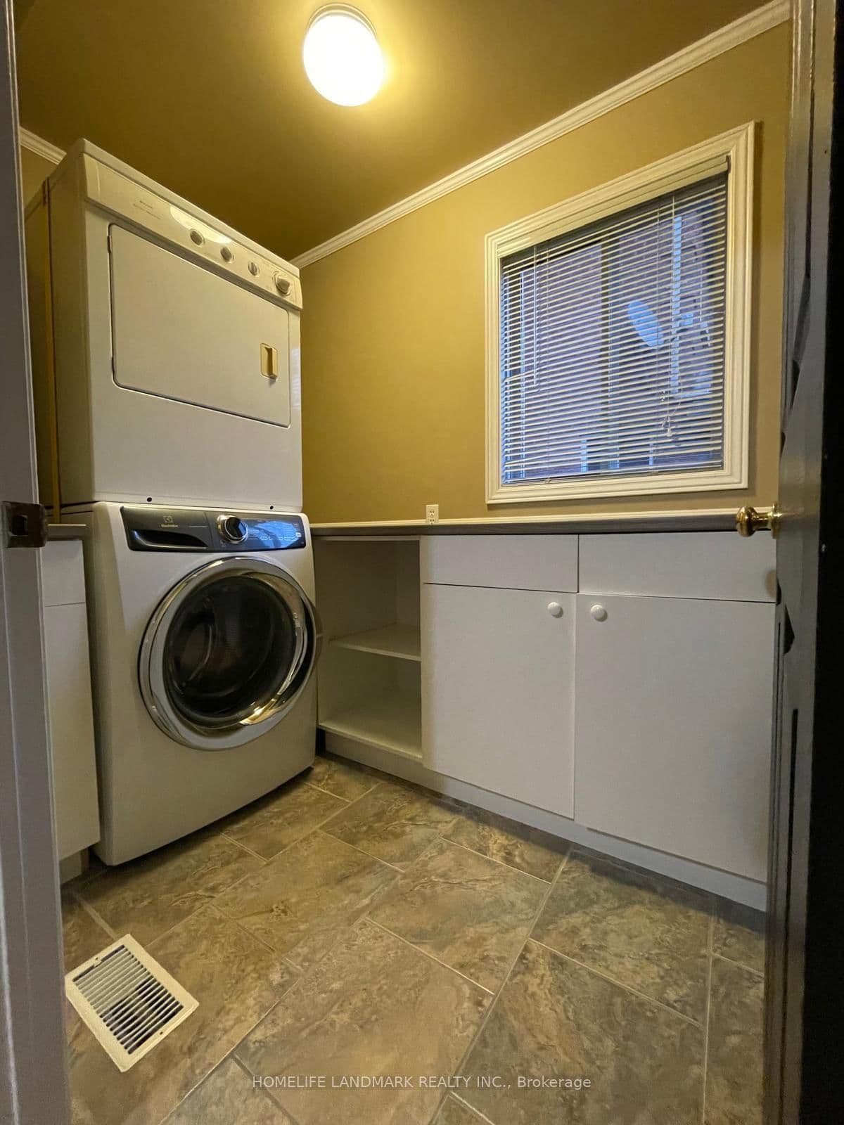 Detached at 26 Beechbrooke Way, Aurora, ON - Photo 6 - RE/MAX Garden City Realty