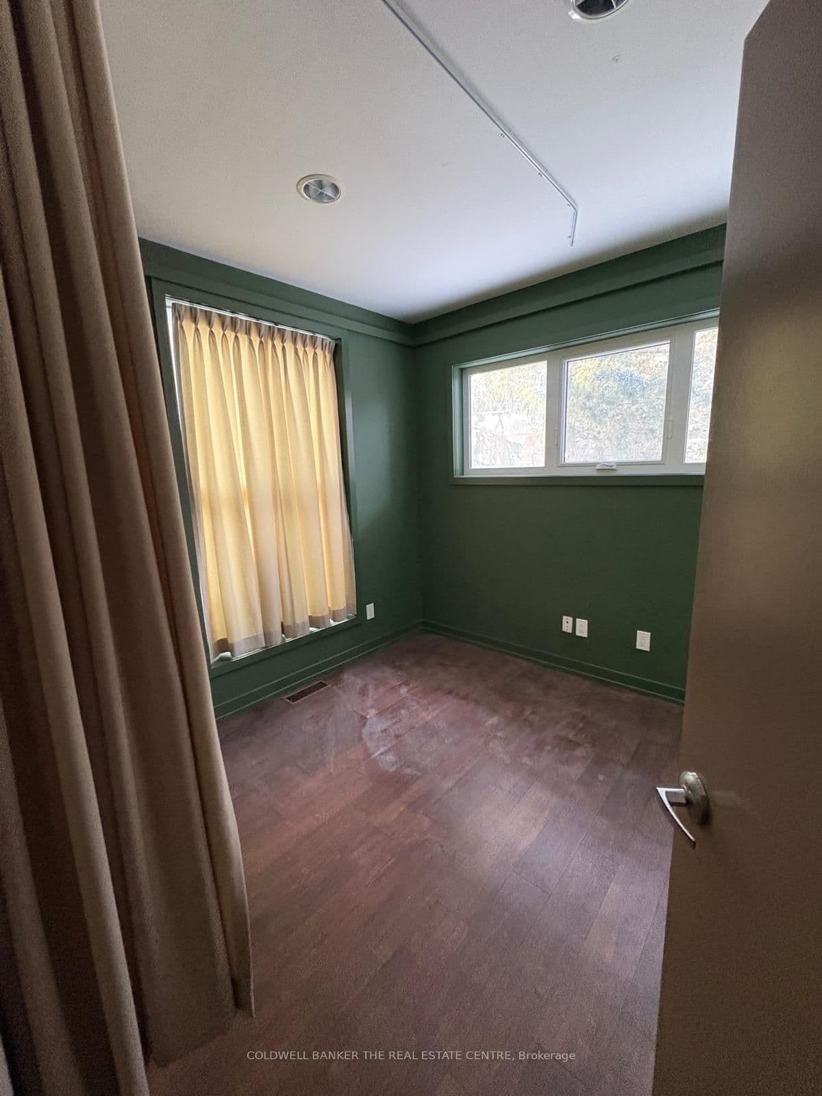 Office at 23 Bolton Avenue, Newmarket, ON - Photo 7 - RE/MAX Garden City Realty