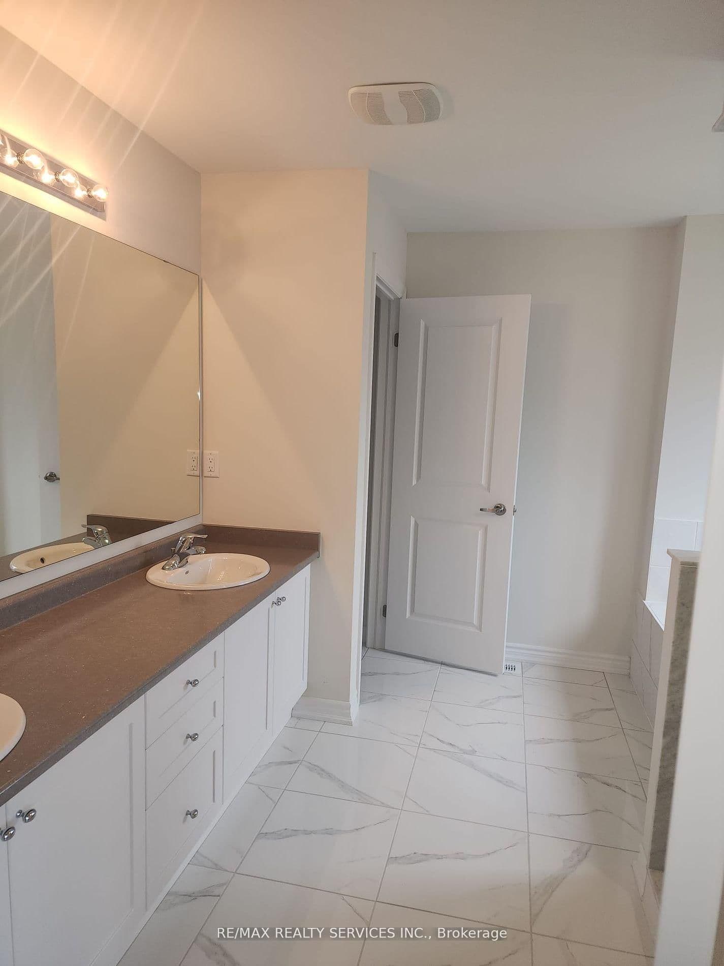 Detached at 69 Durham Avenue, Barrie, ON - Photo 10 - RE/MAX Garden City Realty