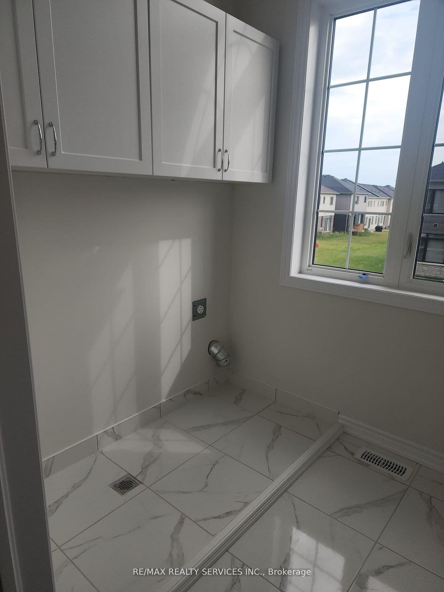 Detached at 69 Durham Avenue, Barrie, ON - Photo 12 - RE/MAX Garden City Realty