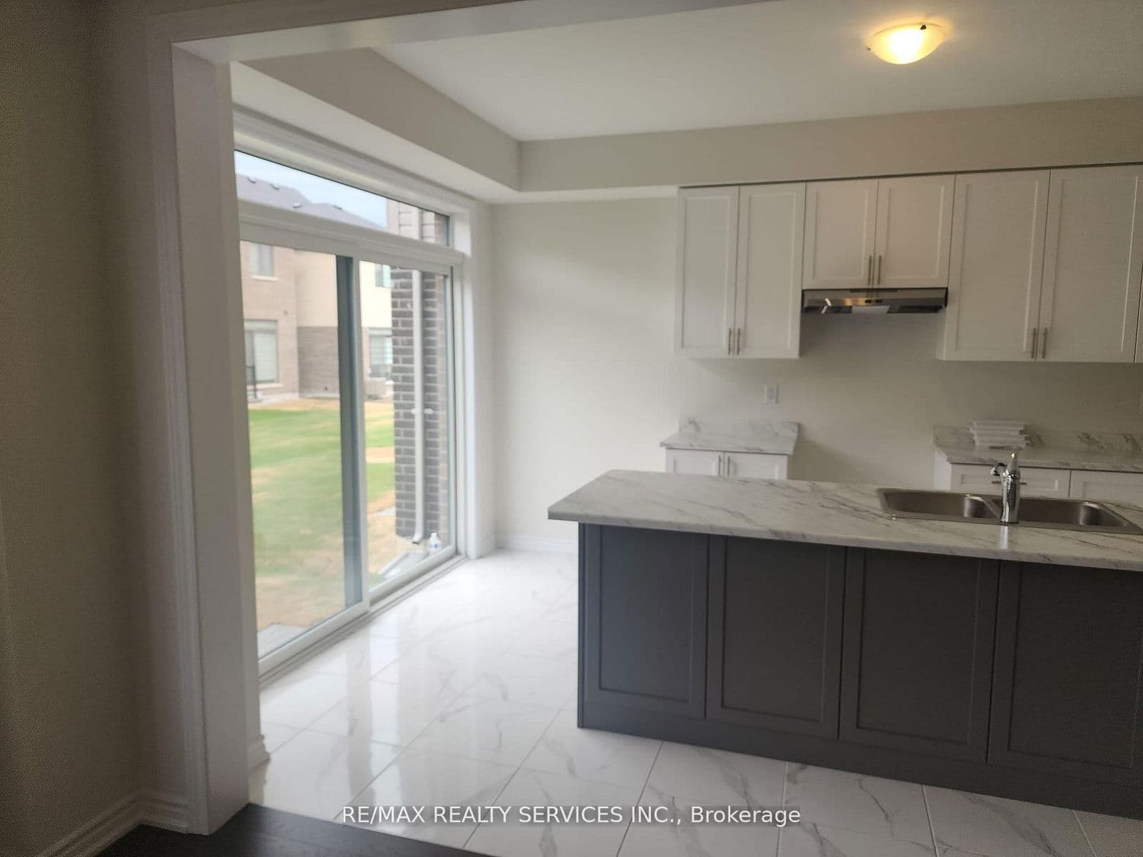 Detached at 69 Durham Avenue, Barrie, ON - Photo 3 - RE/MAX Garden City Realty