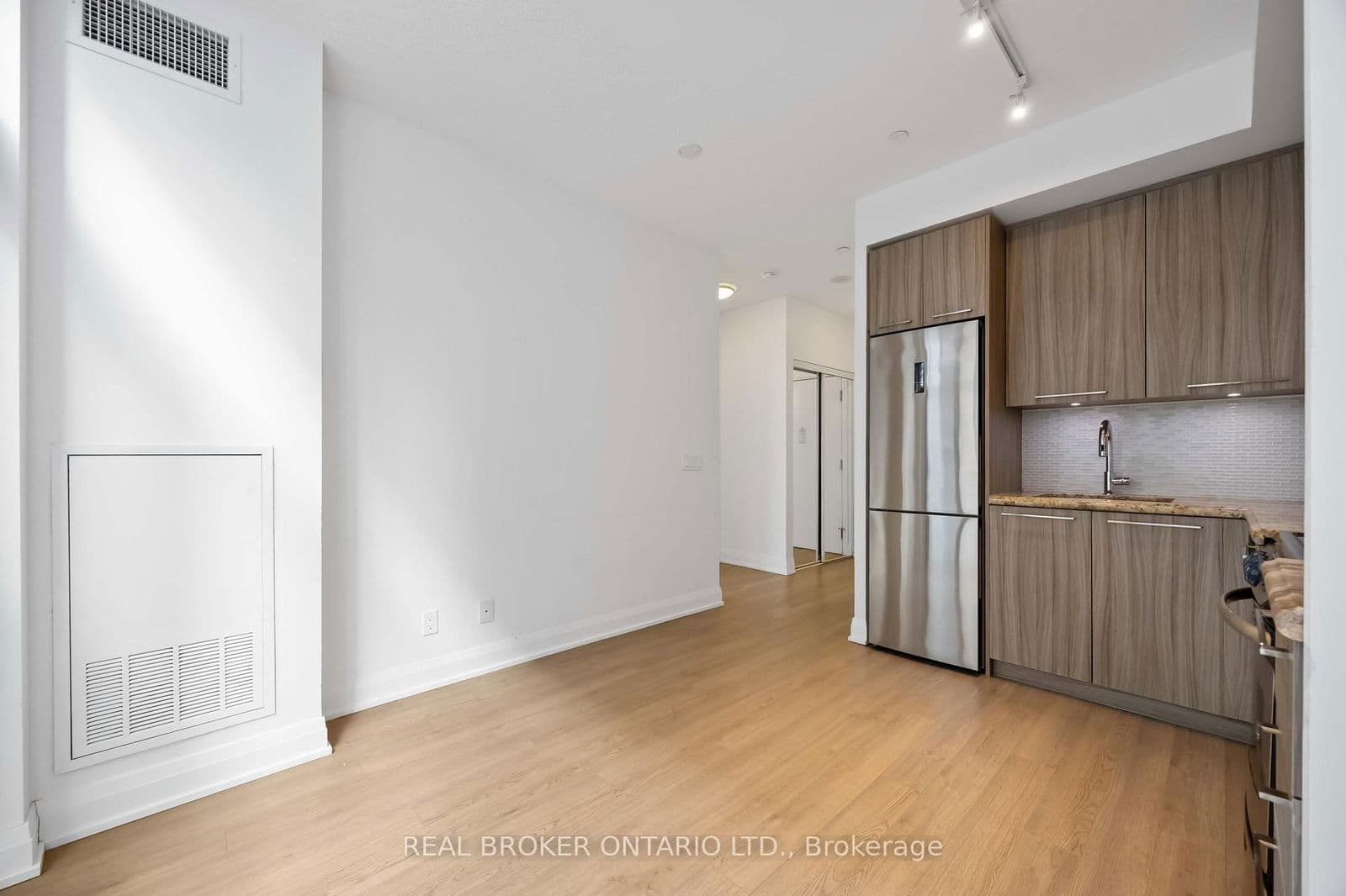 Condo Apartment at 302- 56 Annie Craig Drive, Toronto, ON - Photo 10 - RE/MAX Garden City Realty