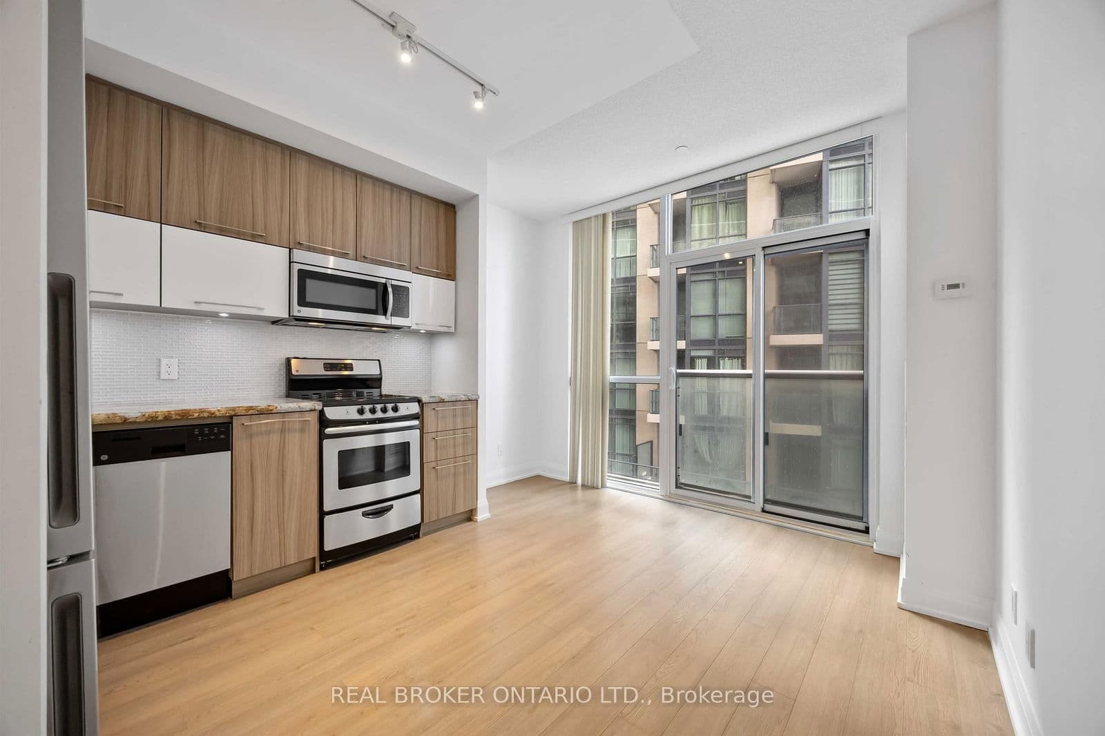 Condo Apartment at 302- 56 Annie Craig Drive, Toronto, ON - Photo 8 - RE/MAX Garden City Realty