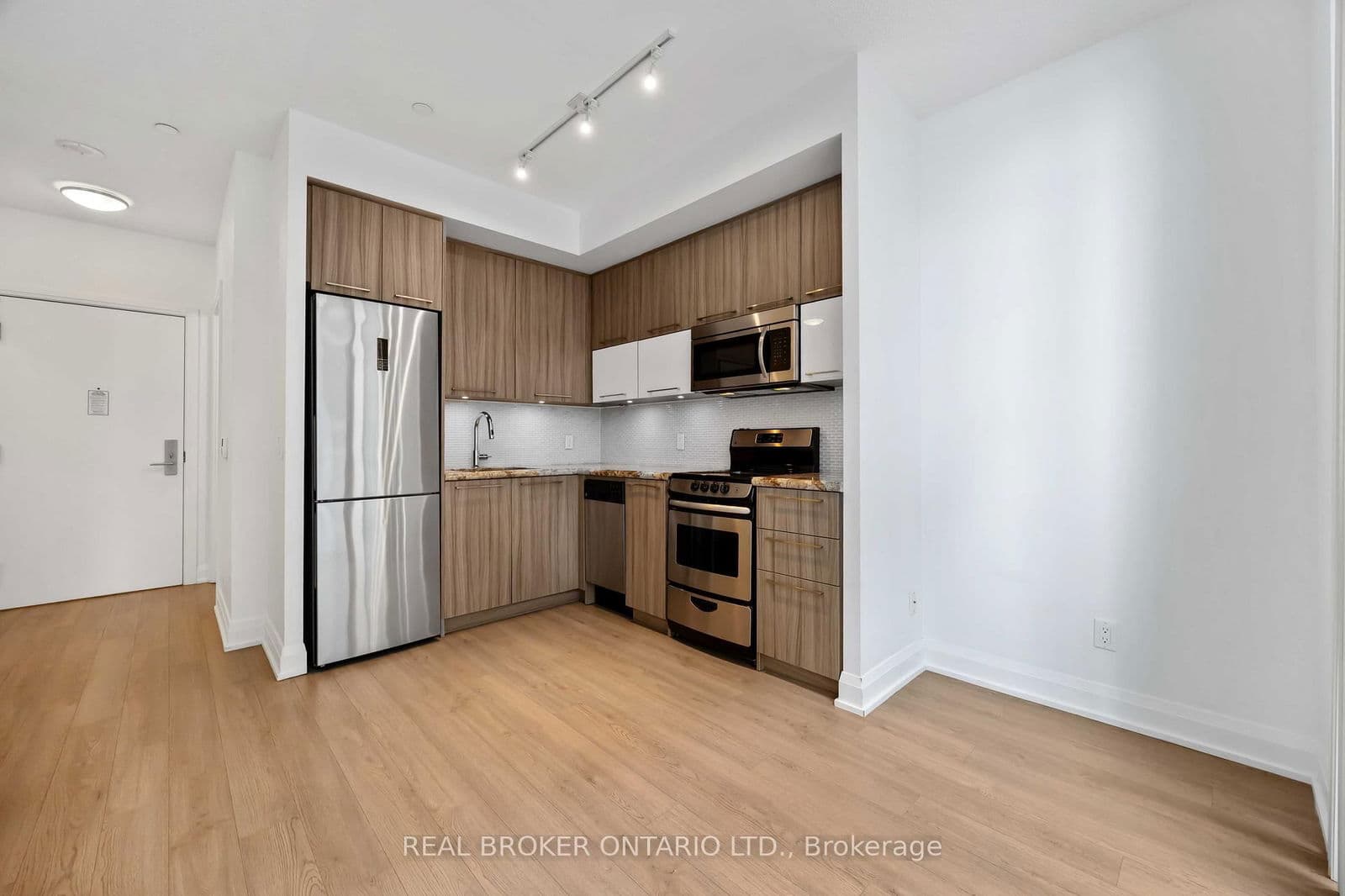 Condo Apartment at 302- 56 Annie Craig Drive, Toronto, ON - Photo 9 - RE/MAX Garden City Realty