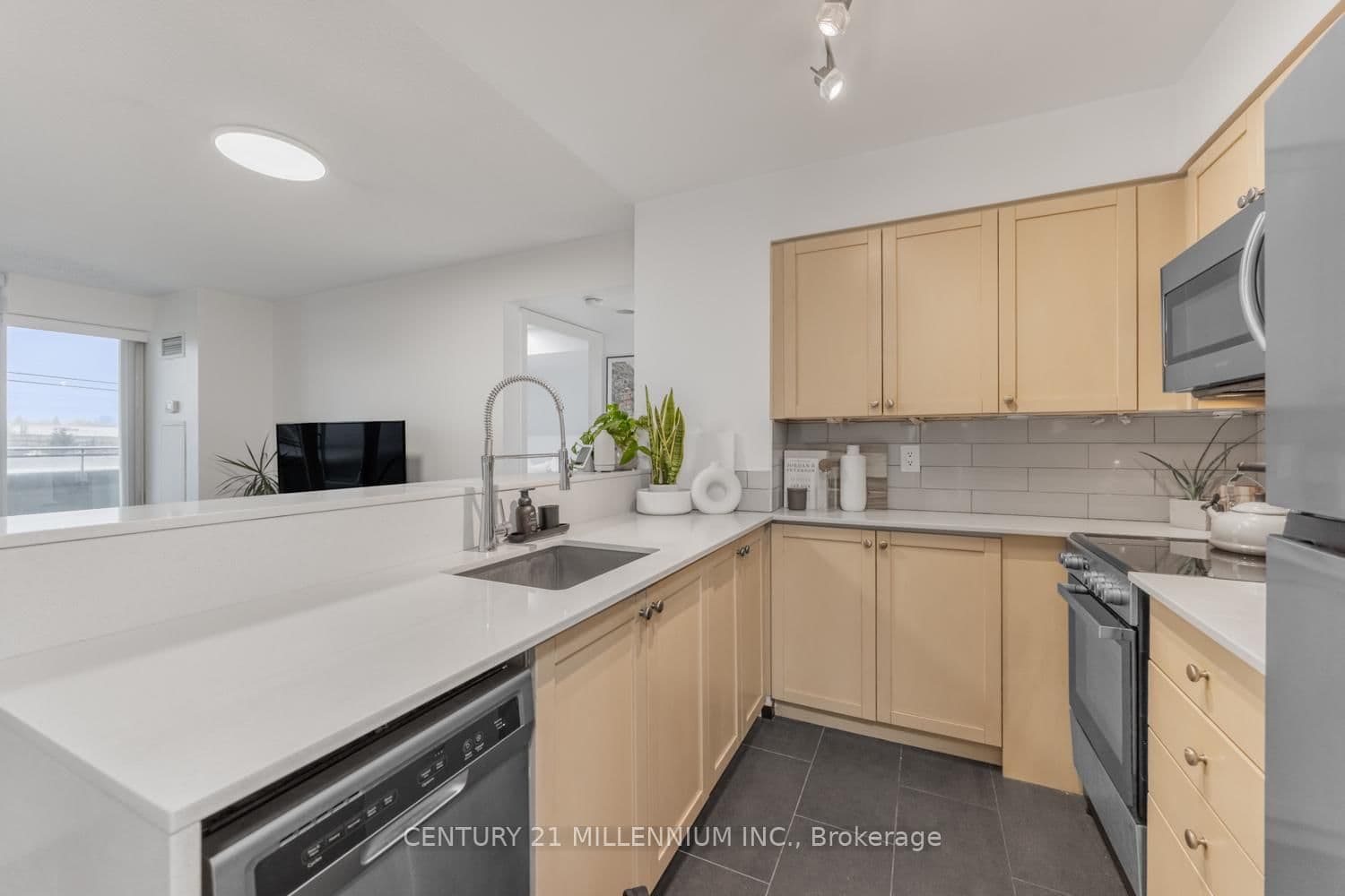 Condo Apartment at 504- 2121 Lake Shore Boulevard, Toronto, ON - Photo 8 - RE/MAX Garden City Realty