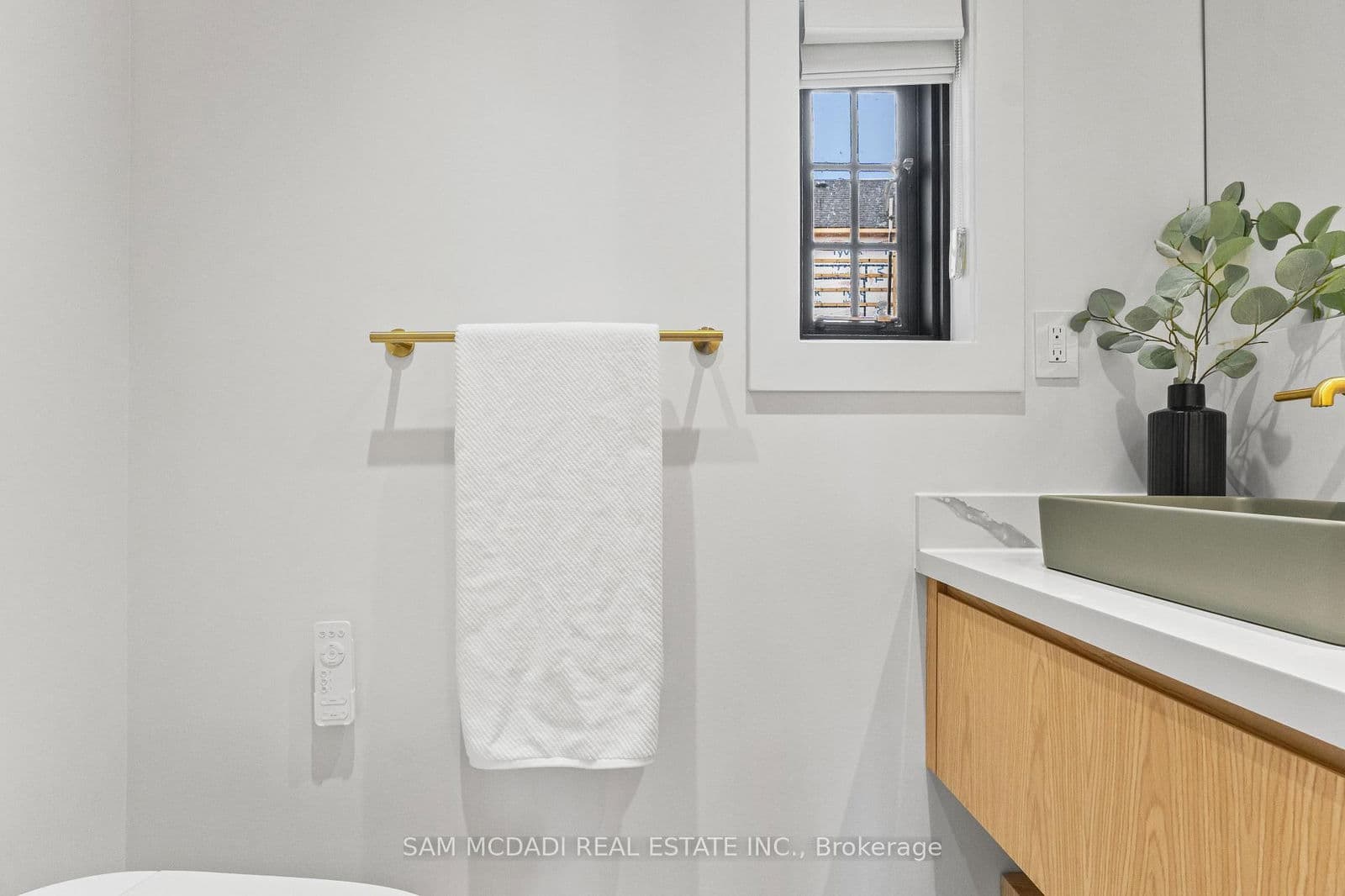 Detached at 977 Unsworth Avenue, Burlington, ON - Photo 17 - RE/MAX Garden City Realty