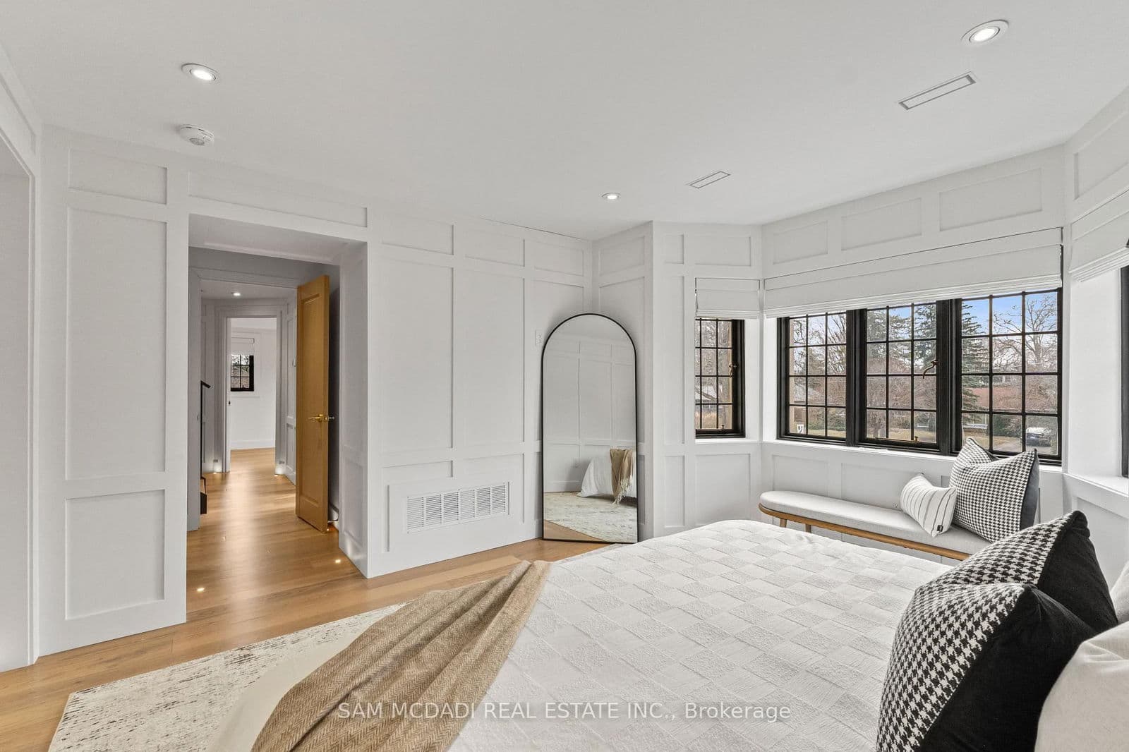 Detached at 977 Unsworth Avenue, Burlington, ON - Photo 19 - RE/MAX Garden City Realty