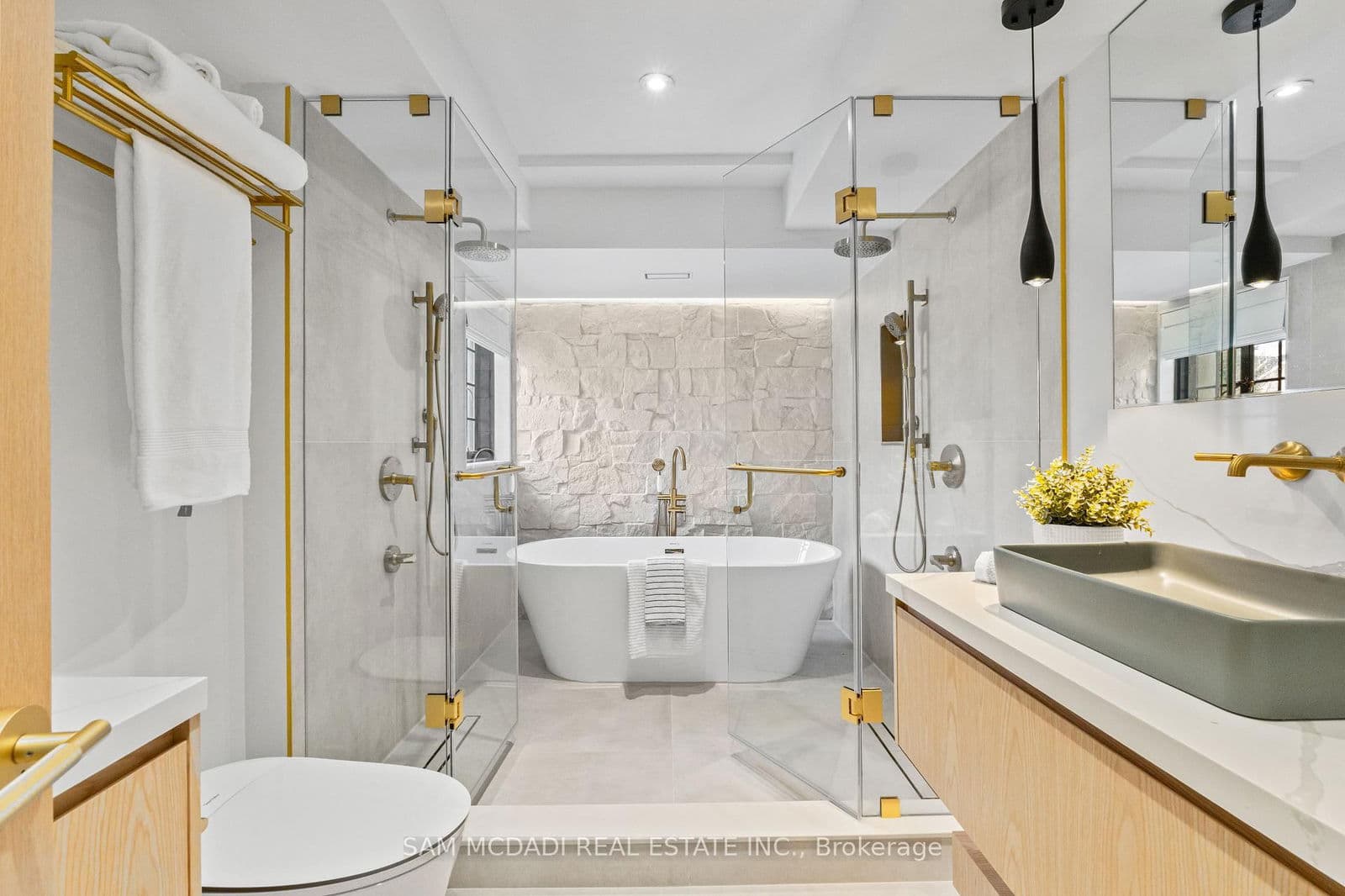 Detached at 977 Unsworth Avenue, Burlington, ON - Photo 23 - RE/MAX Garden City Realty