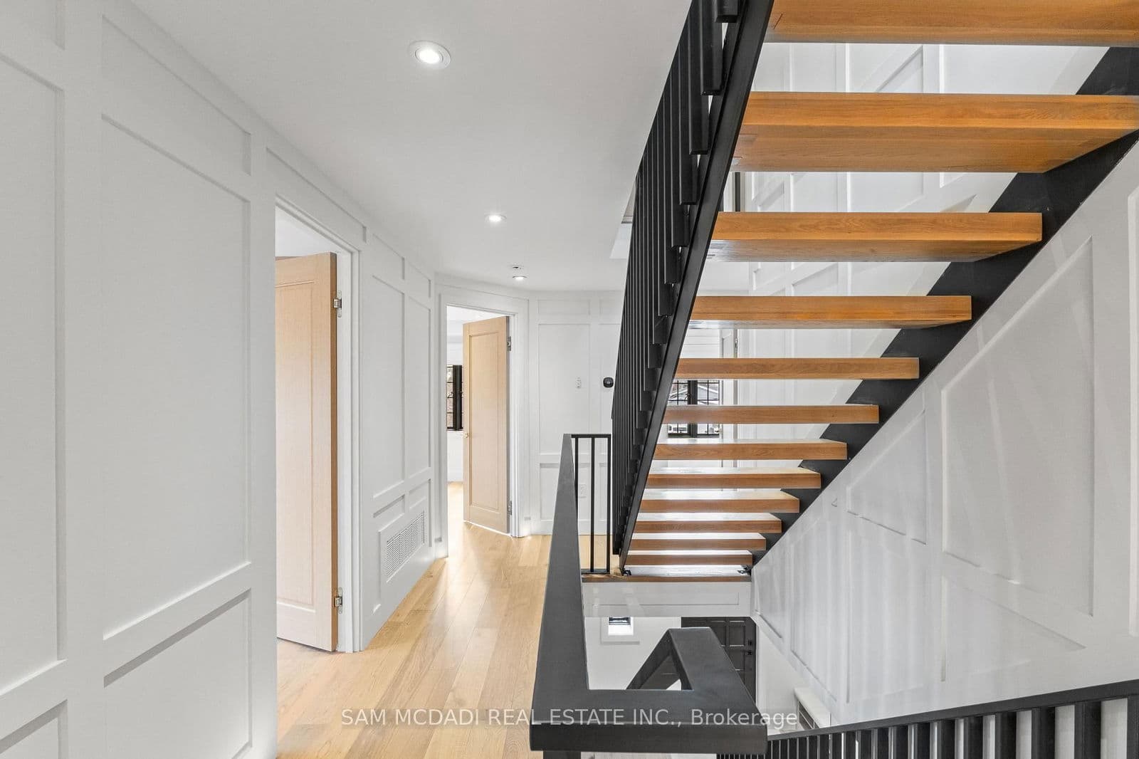 Detached at 977 Unsworth Avenue, Burlington, ON - Photo 26 - RE/MAX Garden City Realty