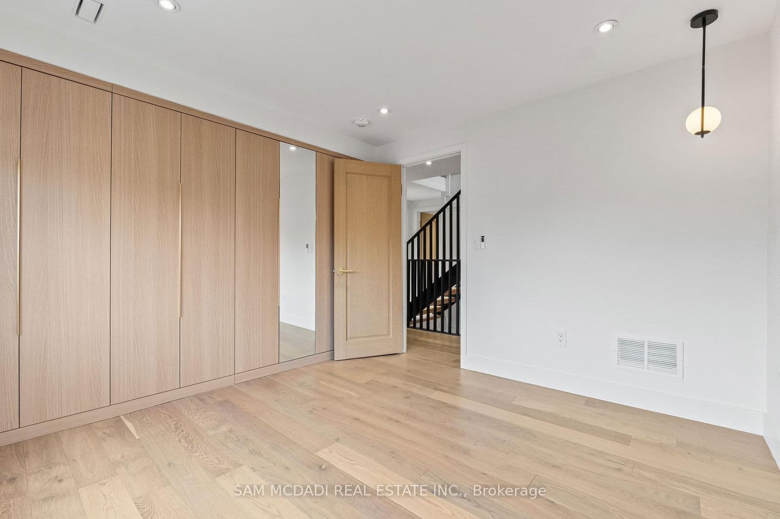 Detached at 977 Unsworth Avenue, Burlington, ON - Photo 27 - RE/MAX Garden City Realty