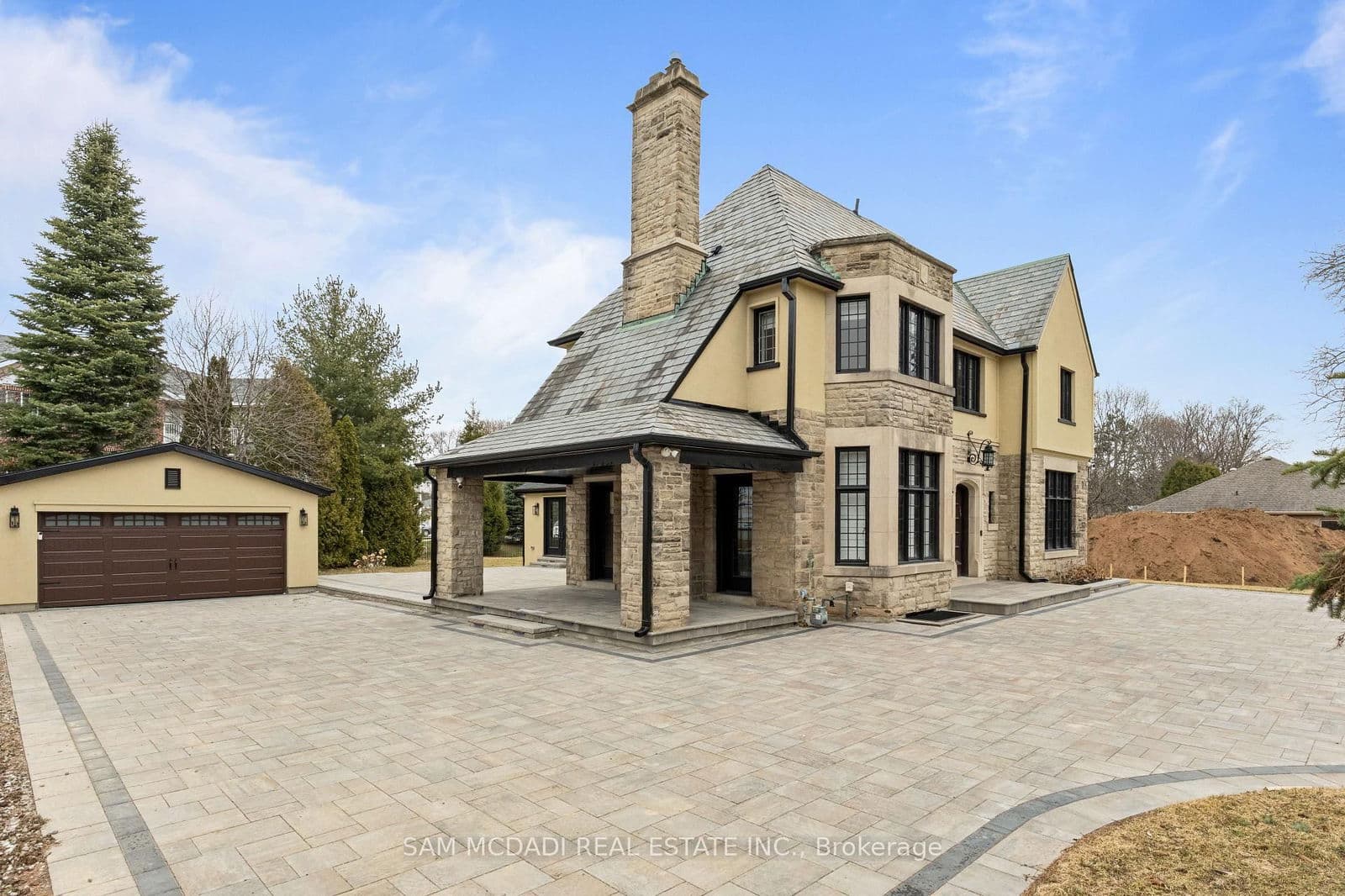 Detached at 977 Unsworth Avenue, Burlington, ON - Photo 3 - RE/MAX Garden City Realty