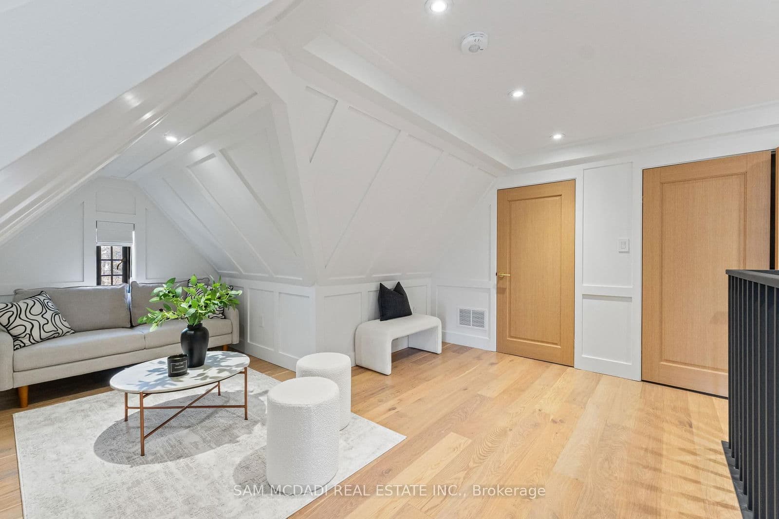 Detached at 977 Unsworth Avenue, Burlington, ON - Photo 35 - RE/MAX Garden City Realty