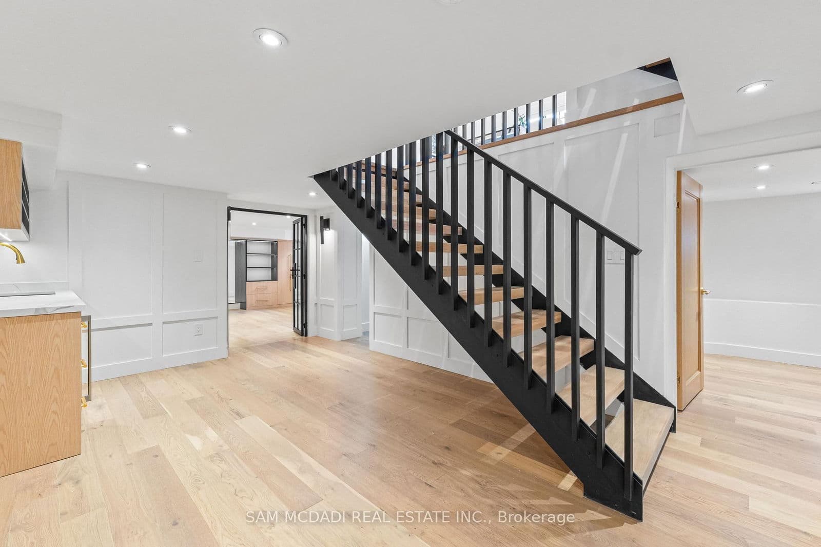 Detached at 977 Unsworth Avenue, Burlington, ON - Photo 39 - RE/MAX Garden City Realty