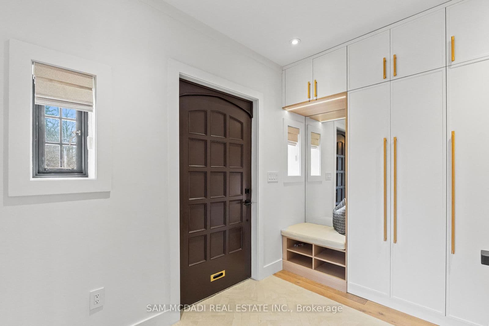 Detached at 977 Unsworth Avenue, Burlington, ON - Photo 4 - RE/MAX Garden City Realty