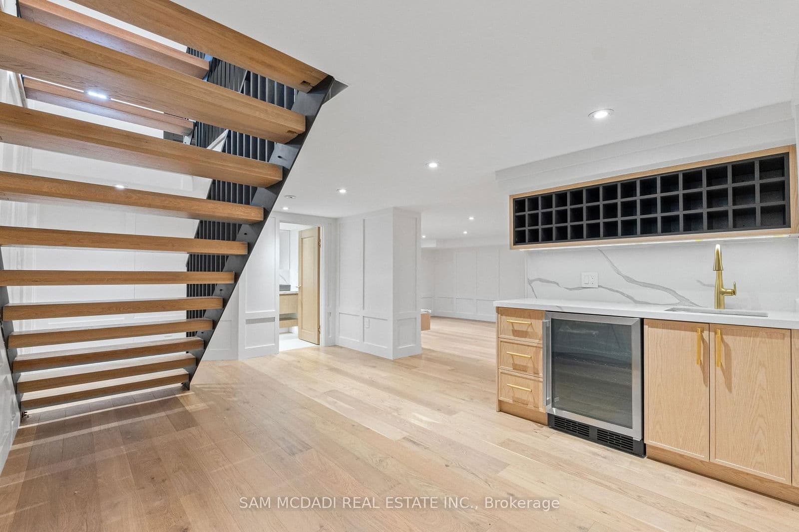 Detached at 977 Unsworth Avenue, Burlington, ON - Photo 40 - RE/MAX Garden City Realty