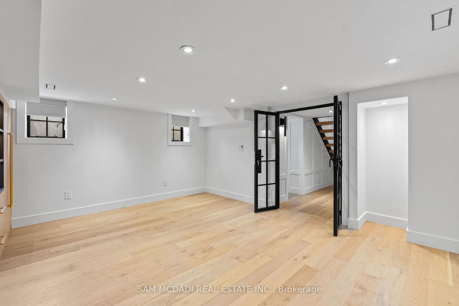 Detached at 977 Unsworth Avenue, Burlington, ON - Photo 42 - RE/MAX Garden City Realty