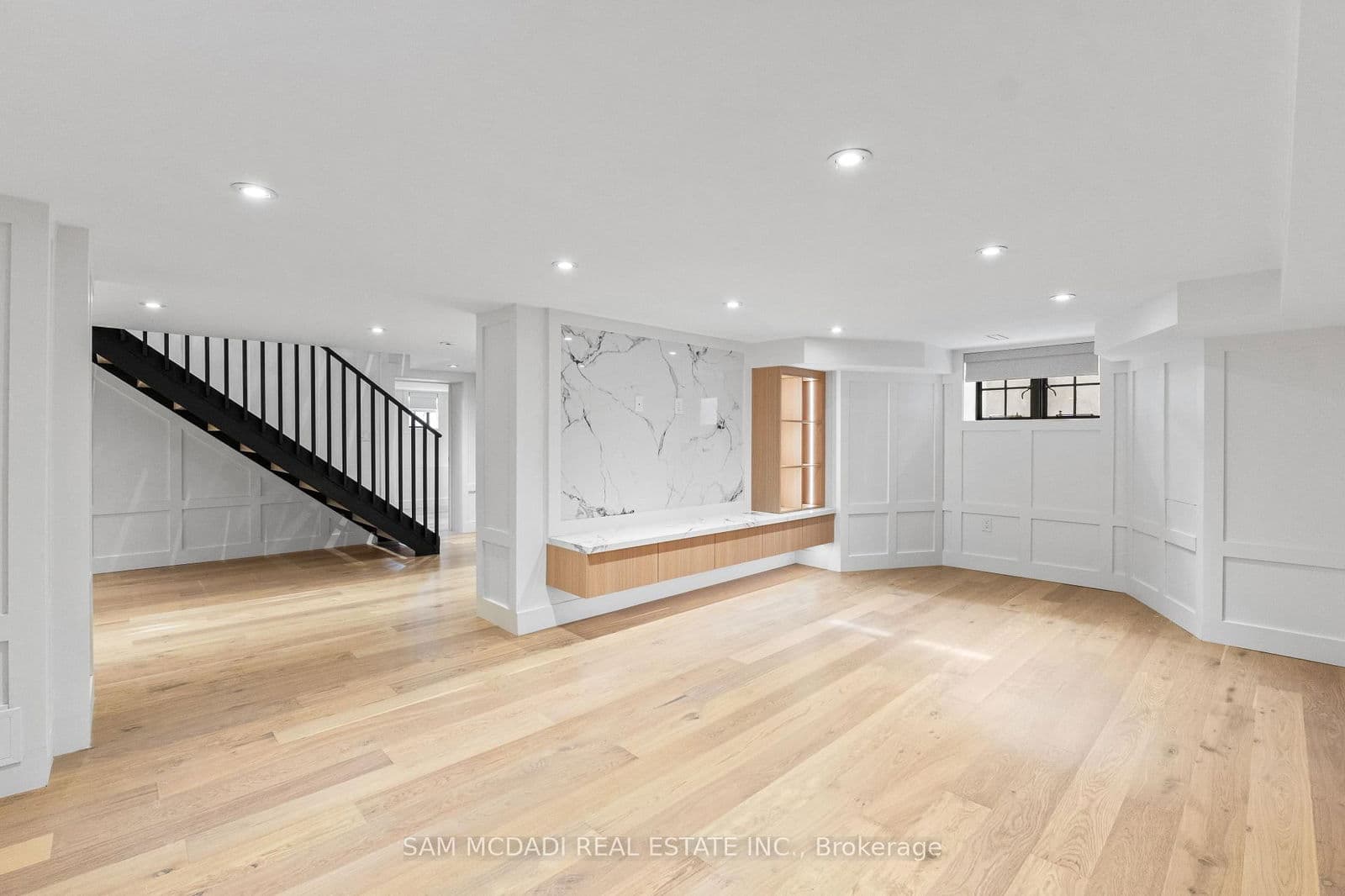 Detached at 977 Unsworth Avenue, Burlington, ON - Photo 44 - RE/MAX Garden City Realty