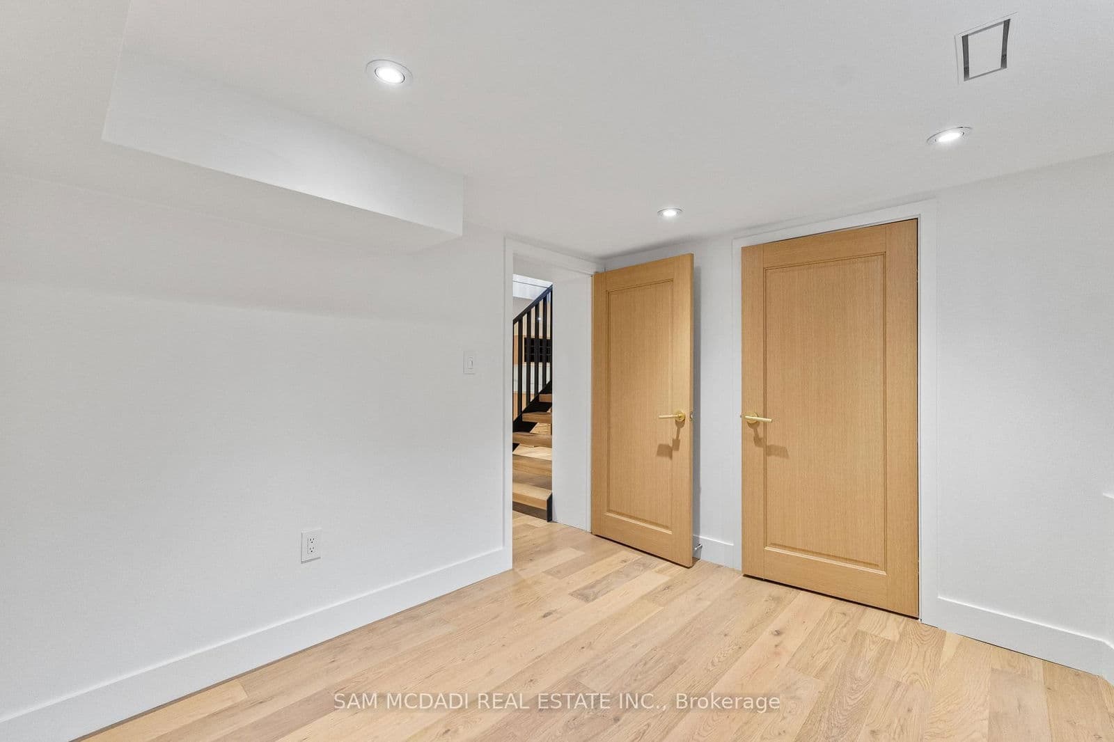 Detached at 977 Unsworth Avenue, Burlington, ON - Photo 46 - RE/MAX Garden City Realty