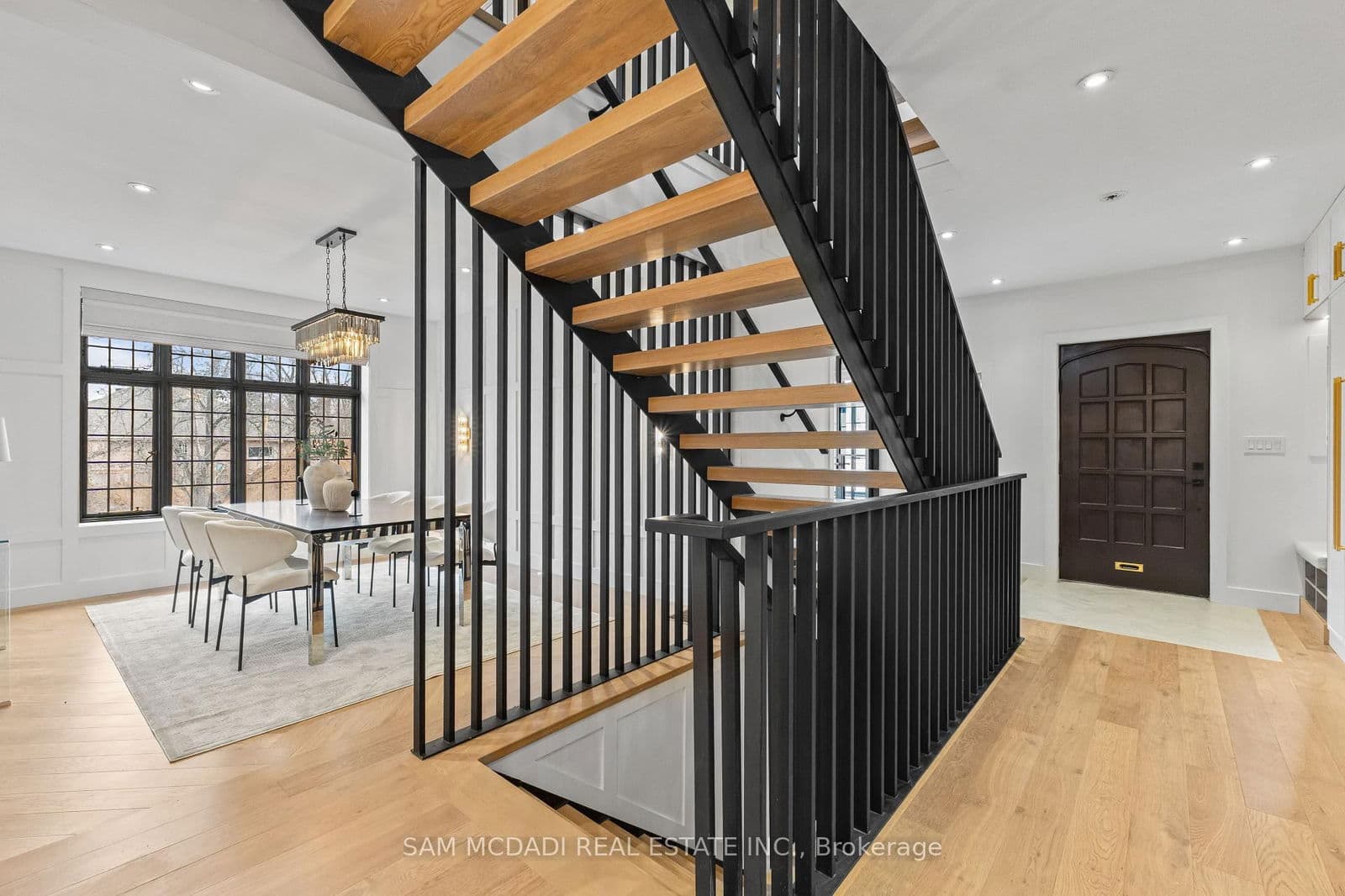 Detached at 977 Unsworth Avenue, Burlington, ON - Photo 5 - RE/MAX Garden City Realty