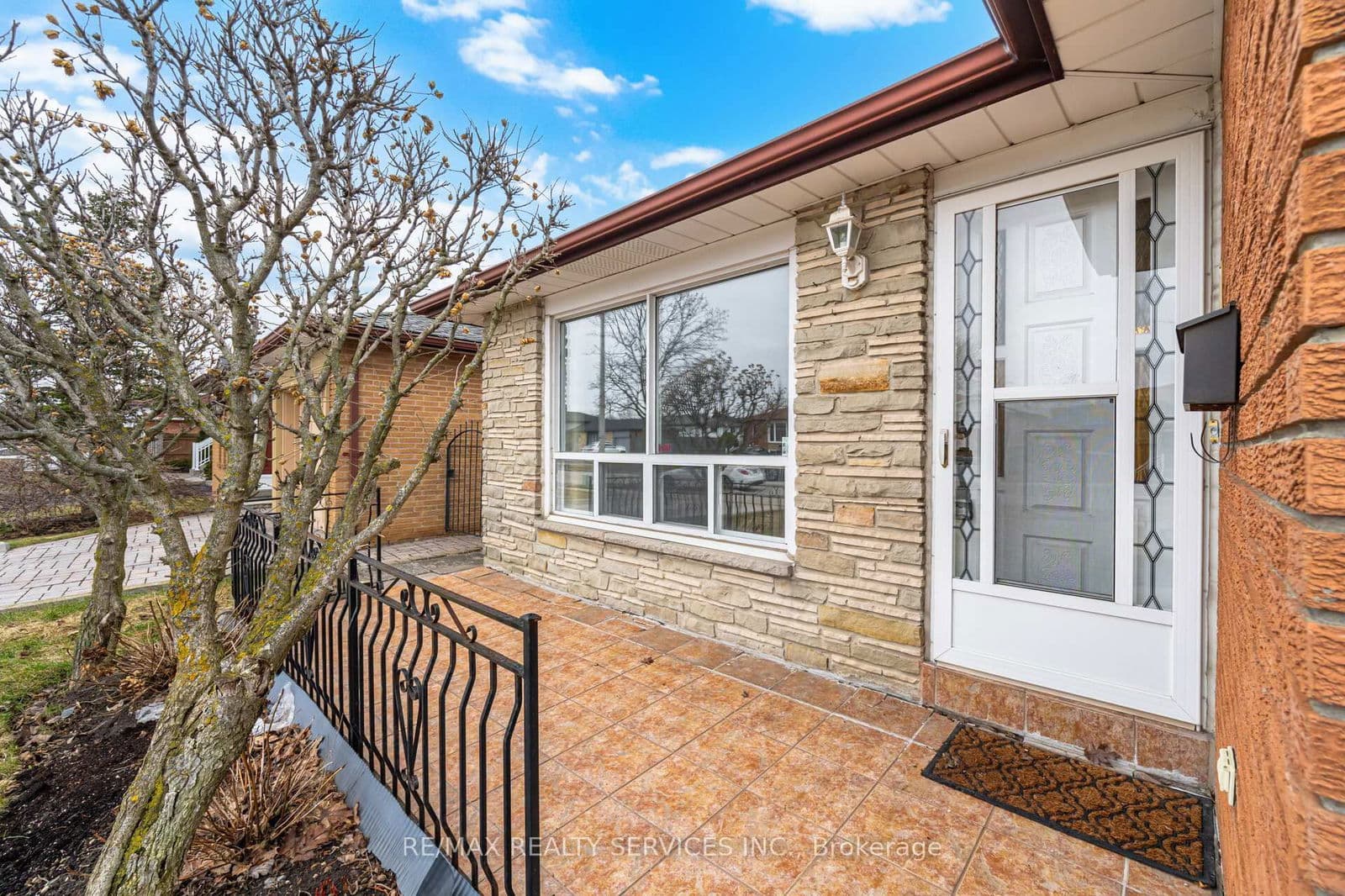 Detached at 3205 Monica Drive, Mississauga, ON - Photo 3 - RE/MAX Garden City Realty