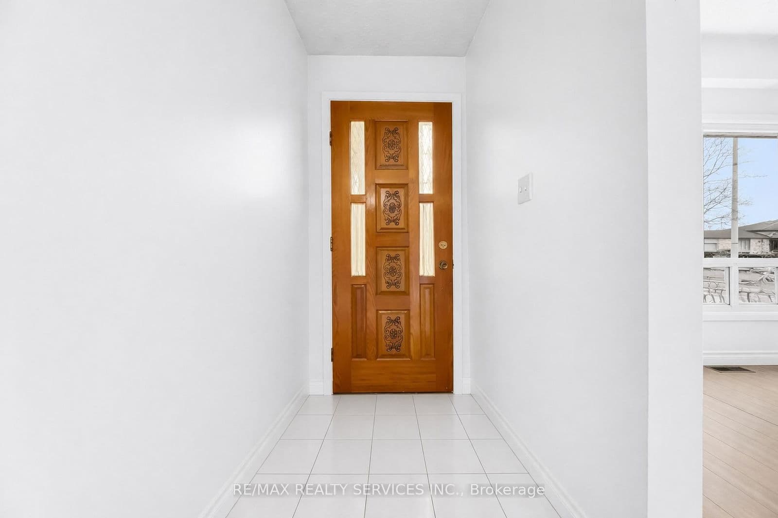 Detached at 3205 Monica Drive, Mississauga, ON - Photo 4 - RE/MAX Garden City Realty