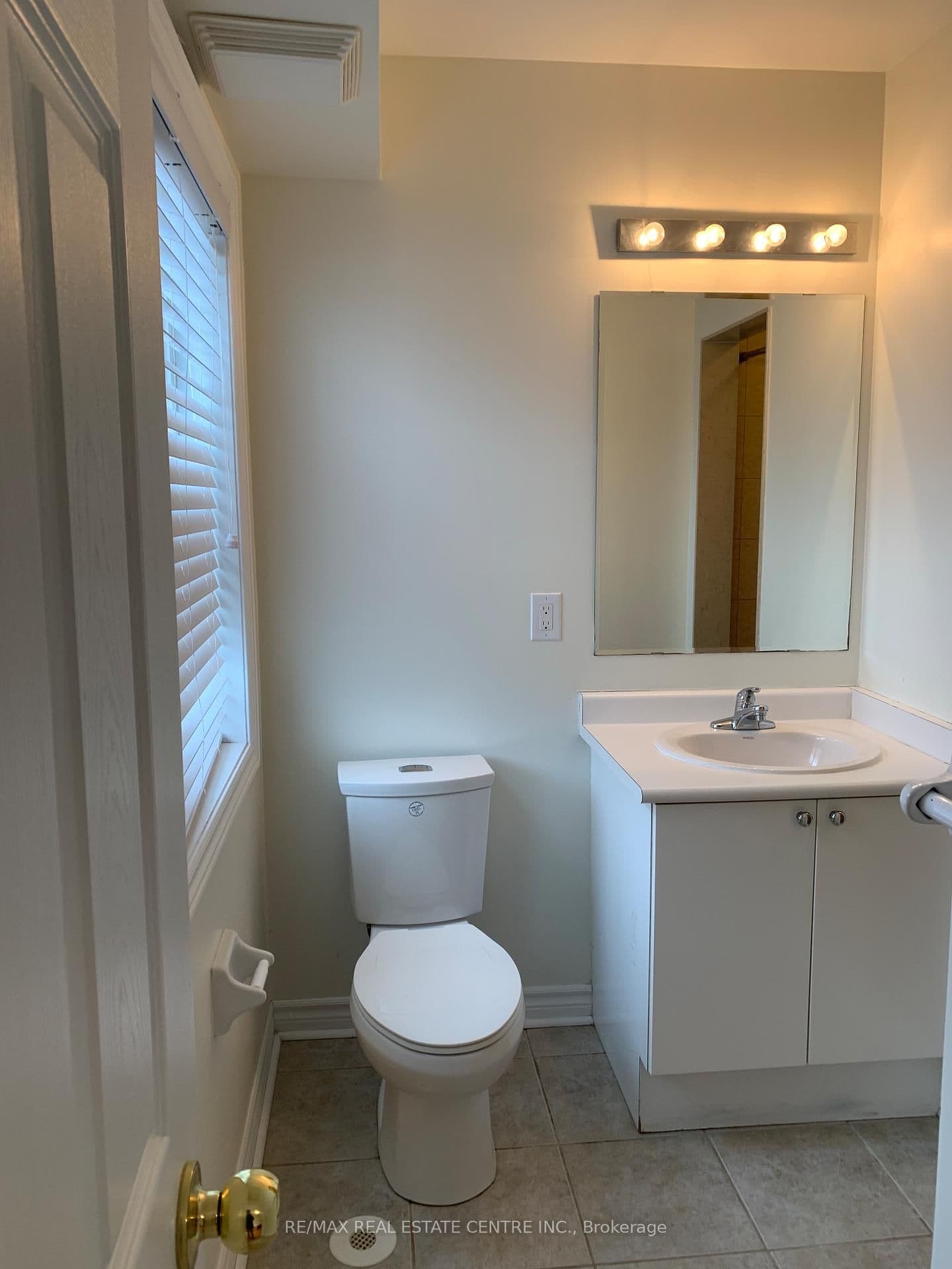 Condo Townhouse at 1- 600 Shoreline Drive, Mississauga, ON - Photo 12 - RE/MAX Garden City Realty