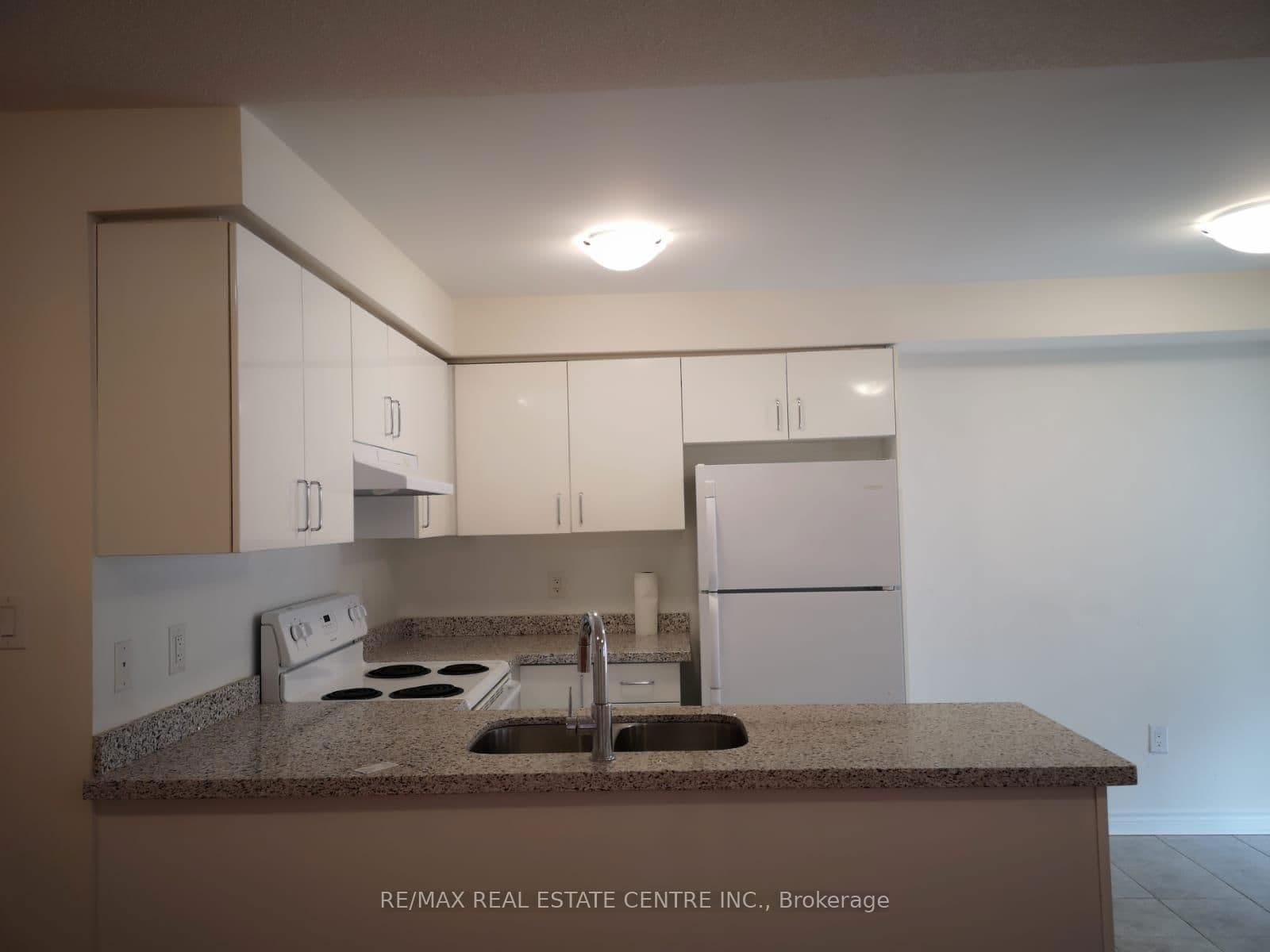 Condo Townhouse at 1- 600 Shoreline Drive, Mississauga, ON - Photo 6 - RE/MAX Garden City Realty