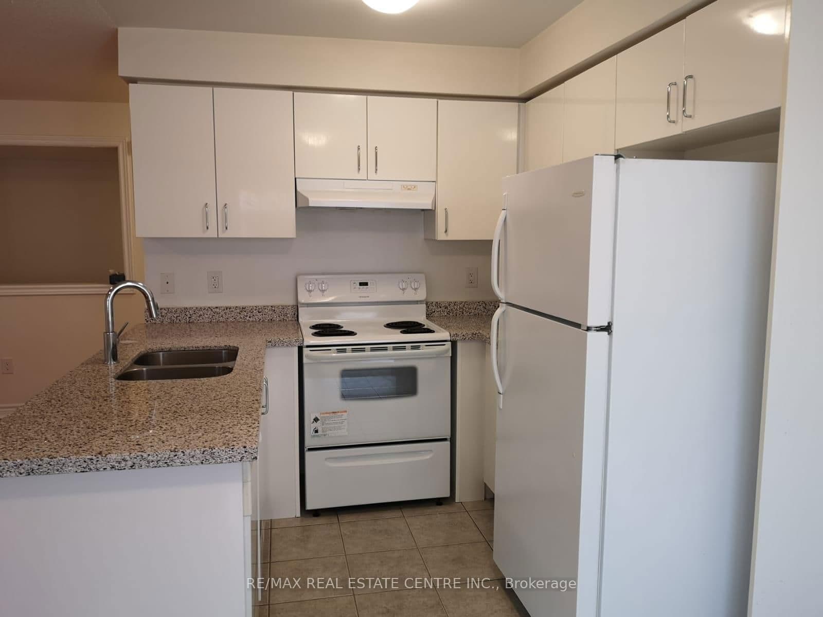 Condo Townhouse at 1- 600 Shoreline Drive, Mississauga, ON - Photo 7 - RE/MAX Garden City Realty