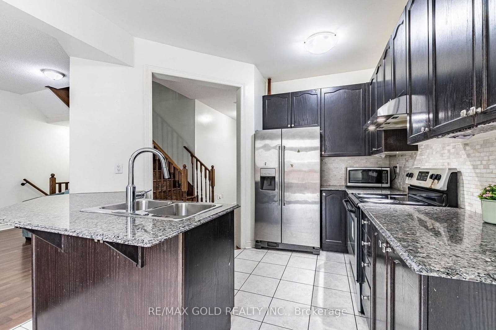 Semi-Detached at 49 Baby Pointe Trail, Brampton, ON - Photo 18 - RE/MAX Garden City Realty