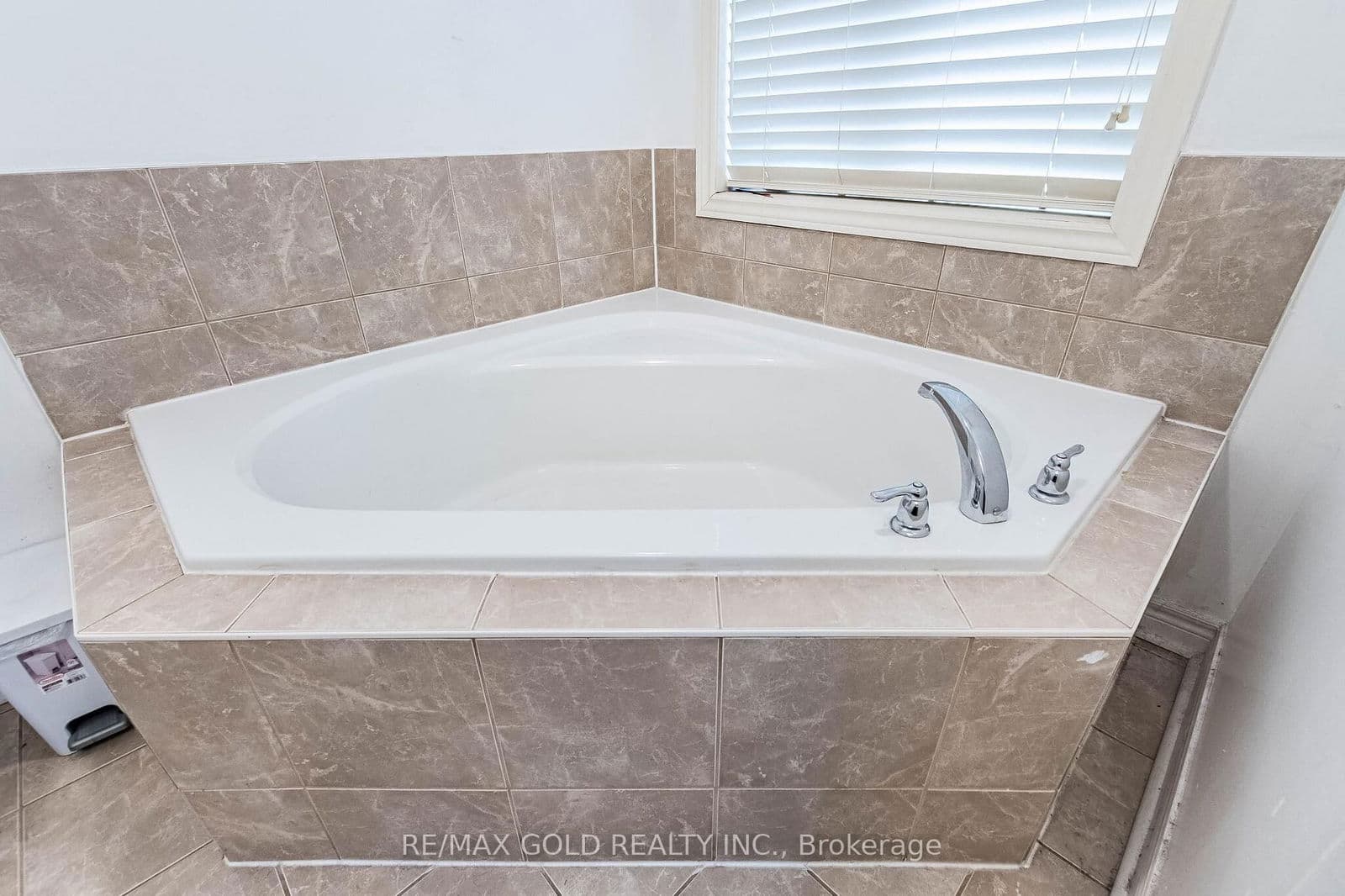 Semi-Detached at 49 Baby Pointe Trail, Brampton, ON - Photo 32 - RE/MAX Garden City Realty