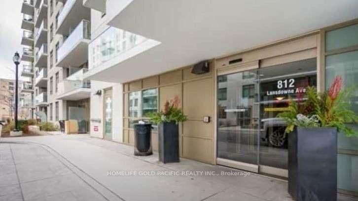 Condo Apartment at 427- 812 Lansdowne Avenue, Toronto, ON - Photo 2 - RE/MAX Garden City Realty