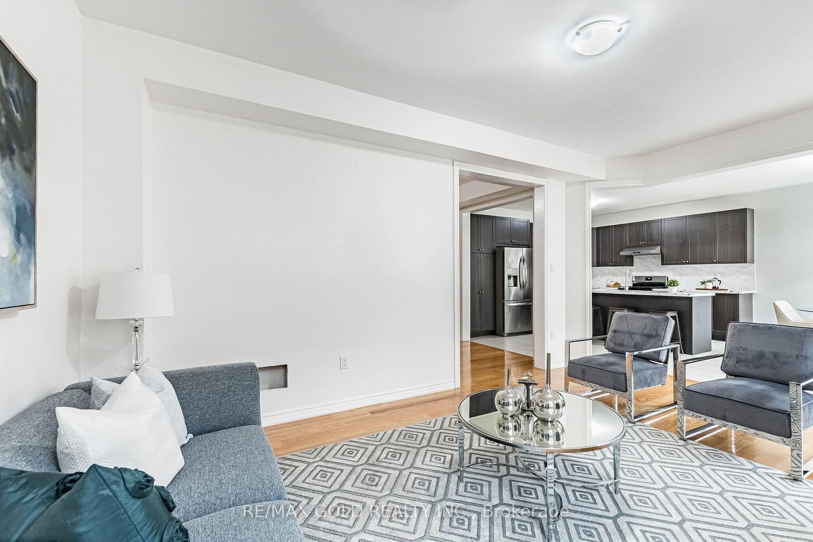 Detached at 44 Roulette Crescent, Brampton, ON - Photo 10 - RE/MAX Garden City Realty