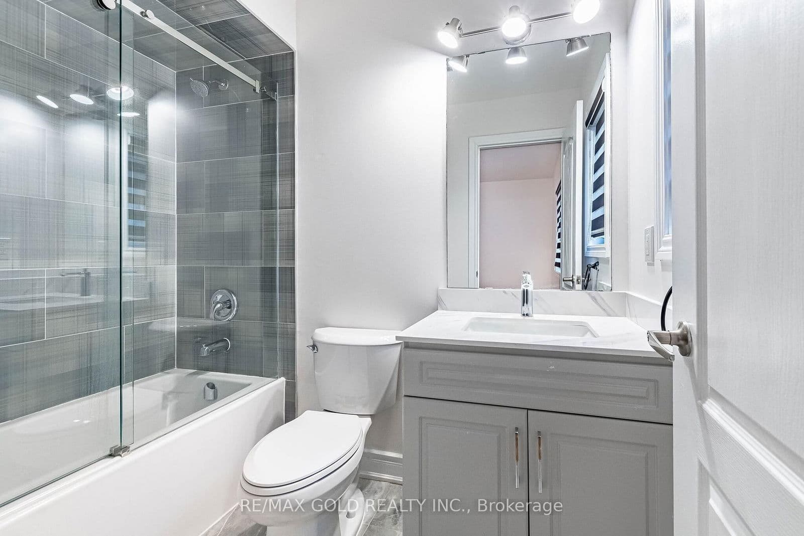 Detached at 44 Roulette Crescent, Brampton, ON - Photo 27 - RE/MAX Garden City Realty