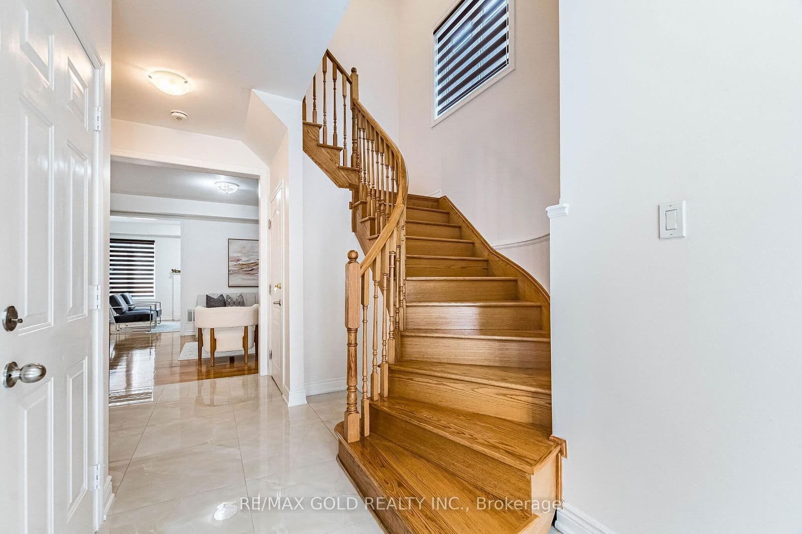 Detached at 44 Roulette Crescent, Brampton, ON - Photo 4 - RE/MAX Garden City Realty