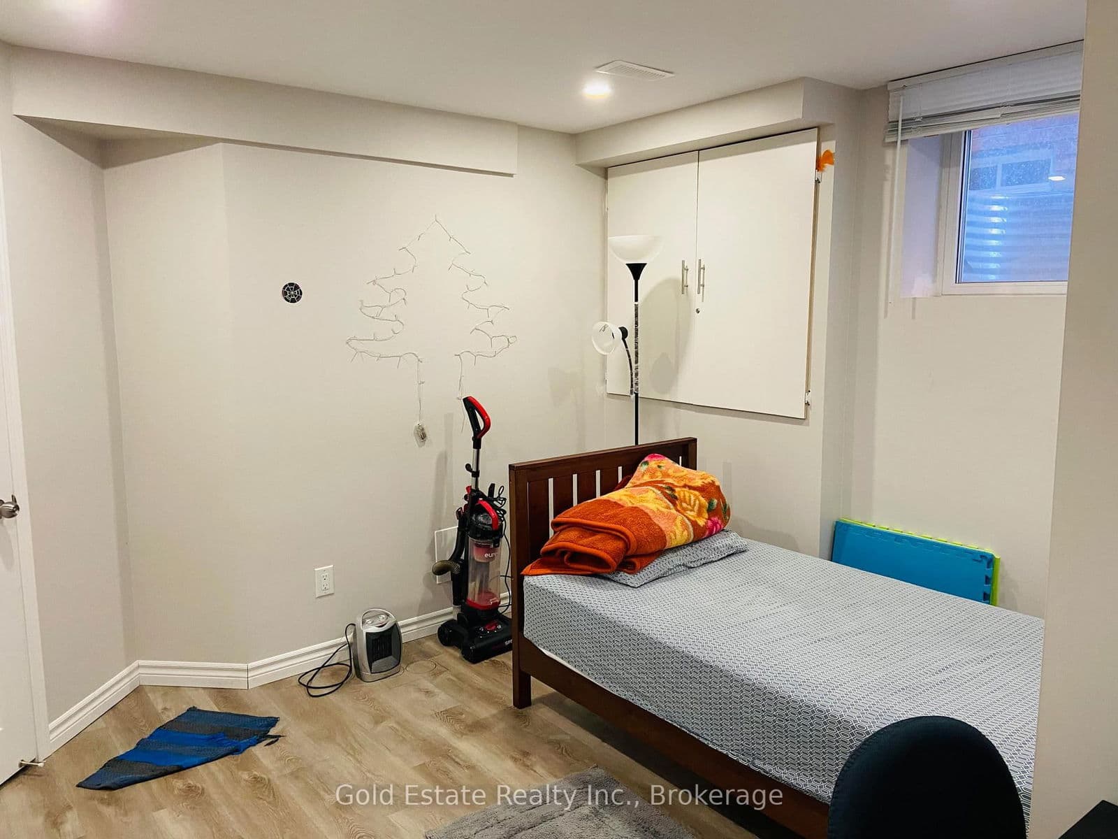 Detached at Lower- 3158 Baytree Court, Mississauga, ON - Photo 4 - RE/MAX Garden City Realty