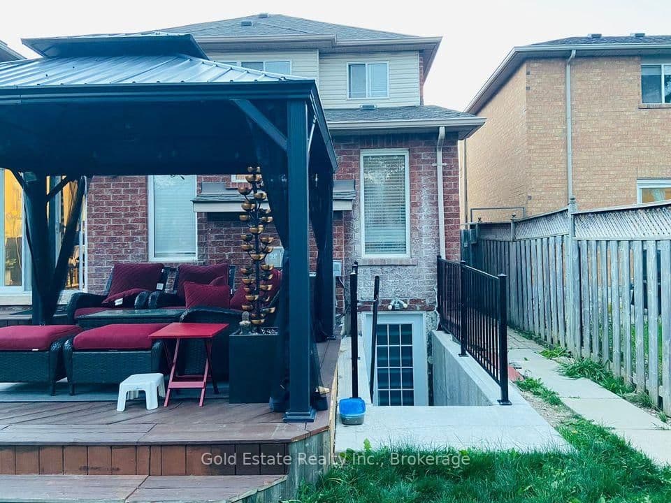 Detached at Lower- 3158 Baytree Court, Mississauga, ON - Photo 9 - RE/MAX Garden City Realty