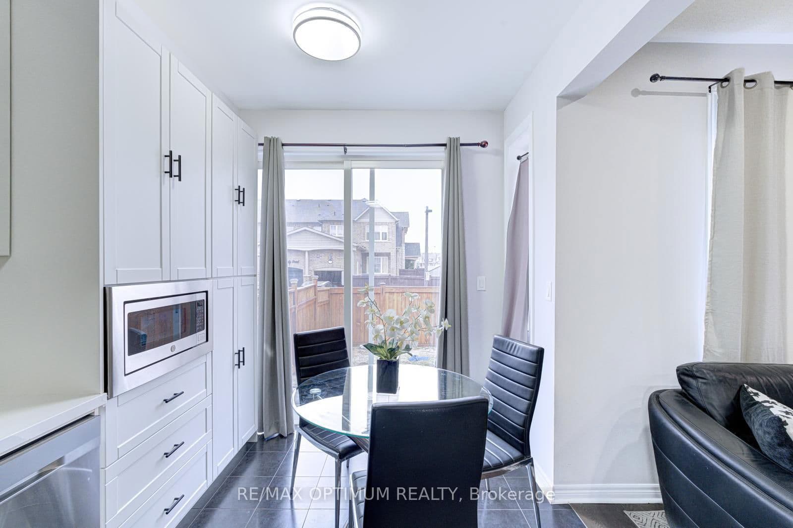 Att/Row/Townhouse at 7 Bonnieglen Farm Boulevard, Caledon, ON - Photo 22 - RE/MAX Garden City Realty