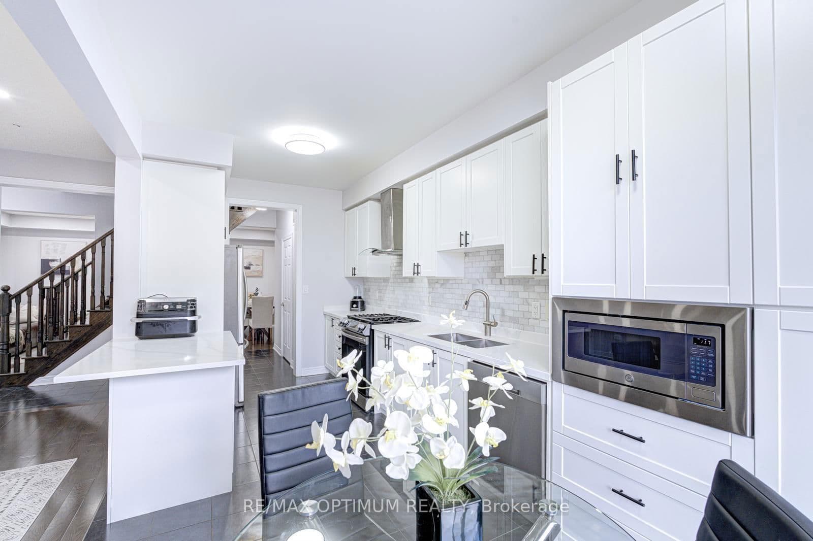 Att/Row/Townhouse at 7 Bonnieglen Farm Boulevard, Caledon, ON - Photo 23 - RE/MAX Garden City Realty