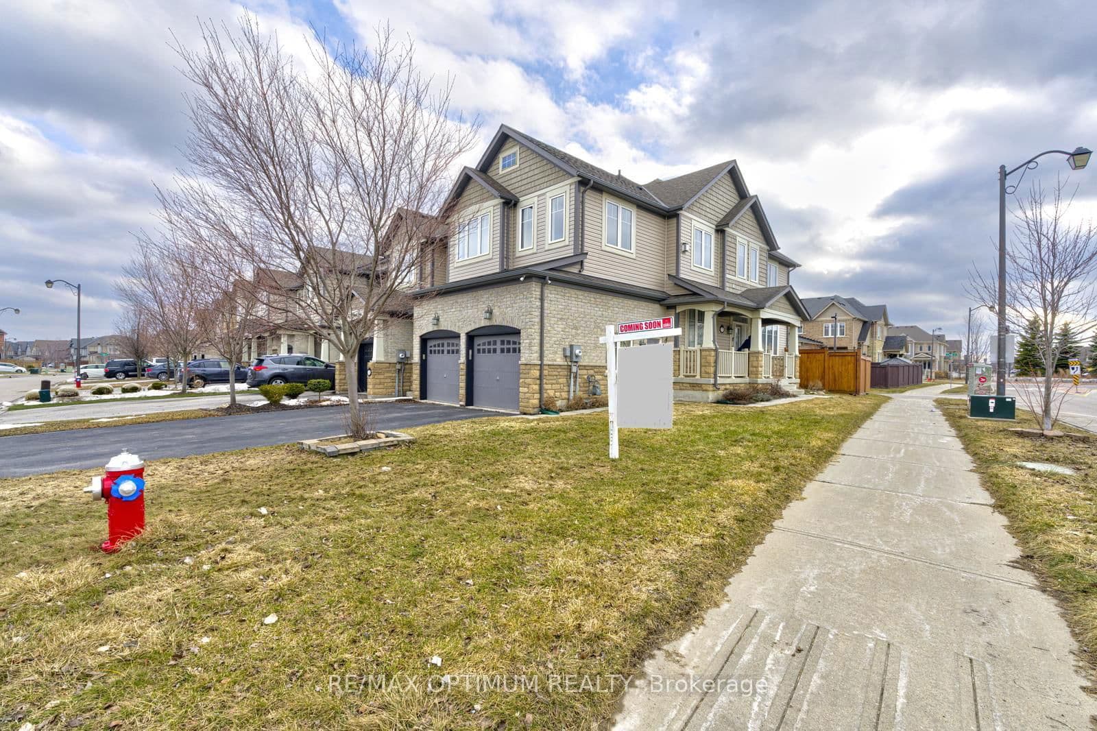 Att/Row/Townhouse at 7 Bonnieglen Farm Boulevard, Caledon, ON - Photo 3 - RE/MAX Garden City Realty