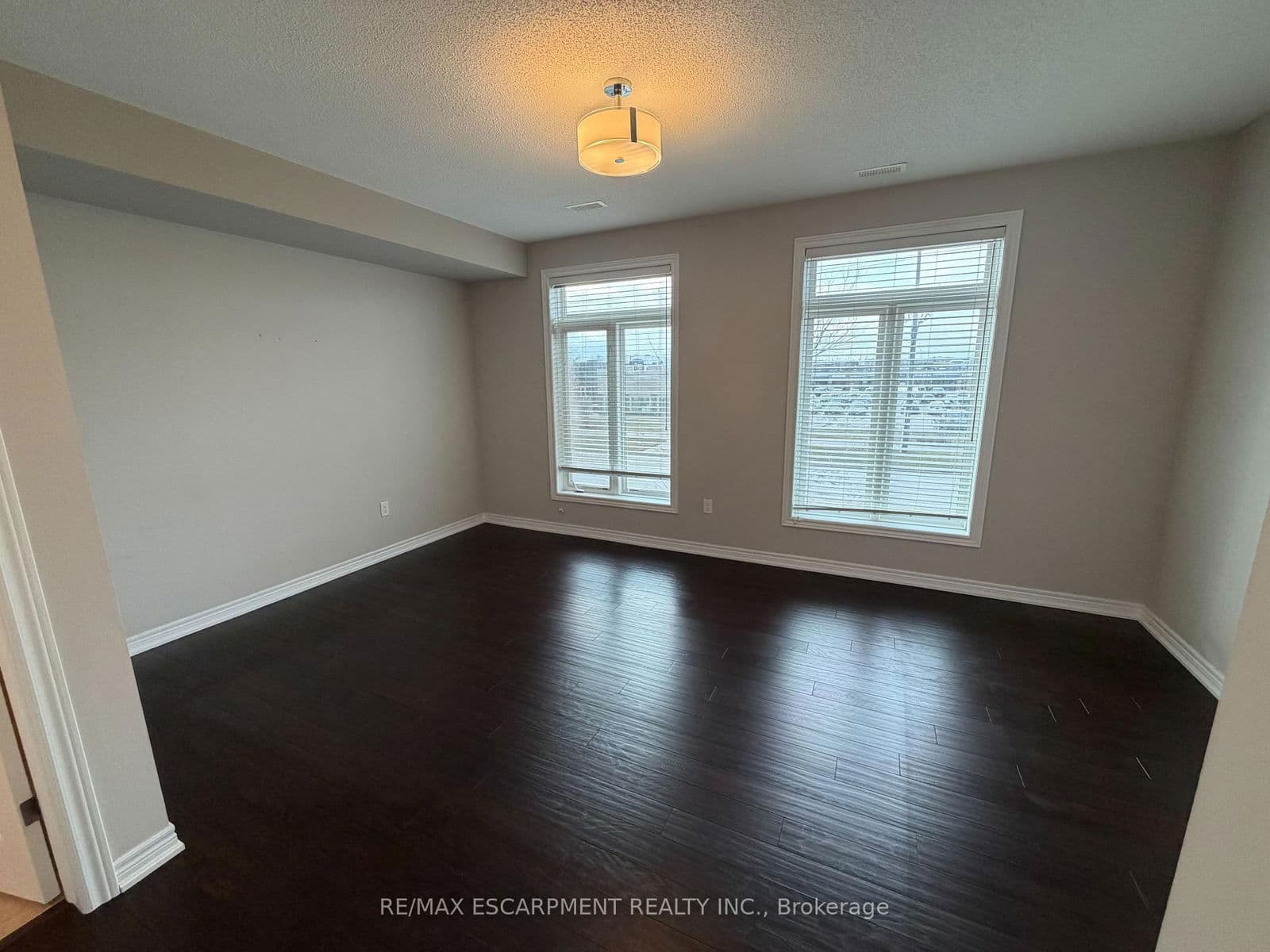 Condo Townhouse at 4165 Palermo Common, Burlington, ON - Photo 7 - RE/MAX Garden City Realty